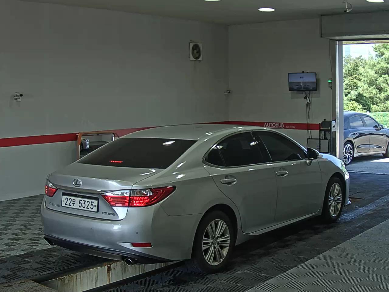 لكزس إي إس (6Th Gen) 350 2013