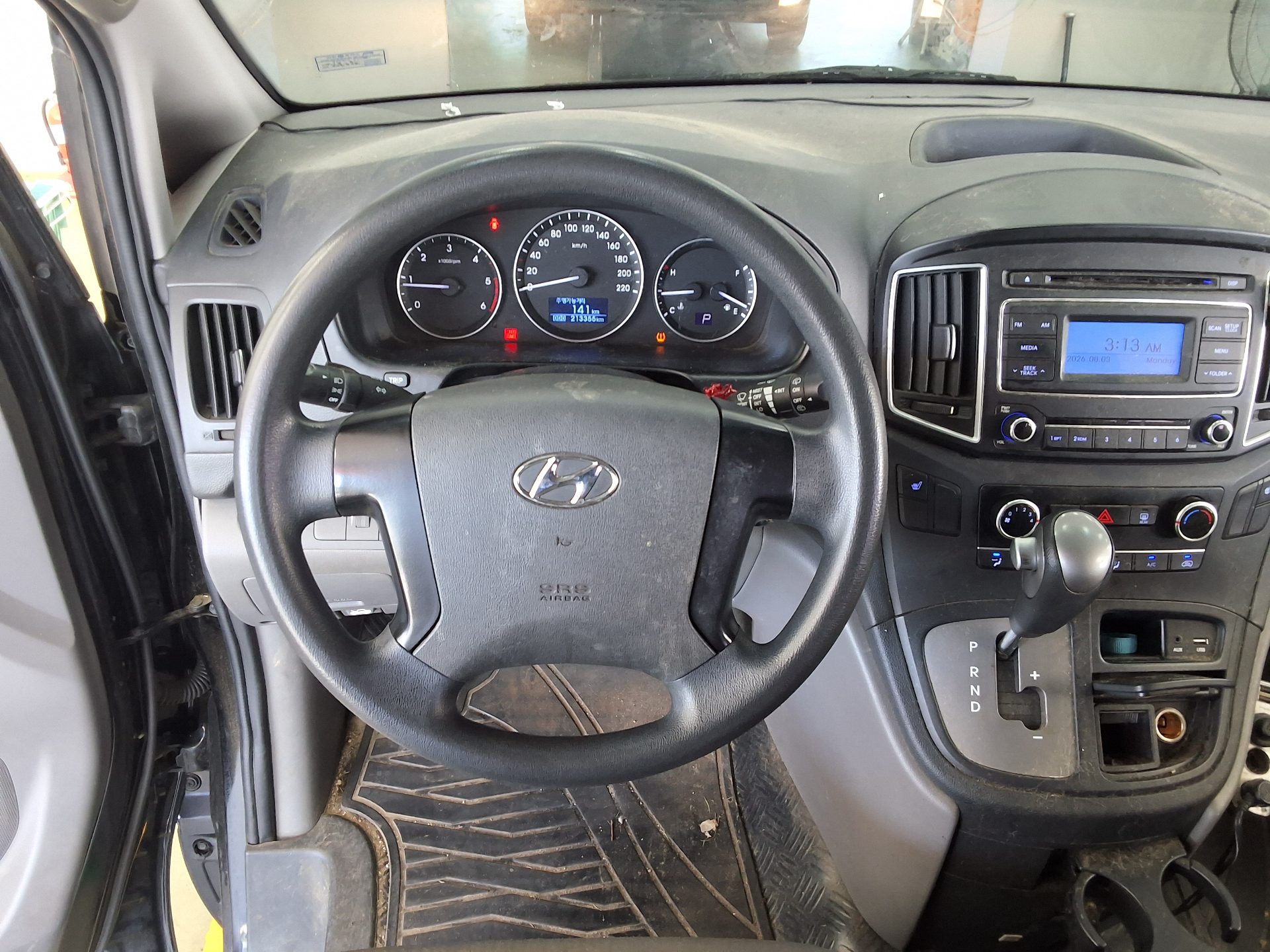 هيونداي جراند ستاركس 5 Seater ديزل فان سمارت 2018 VAN SMART