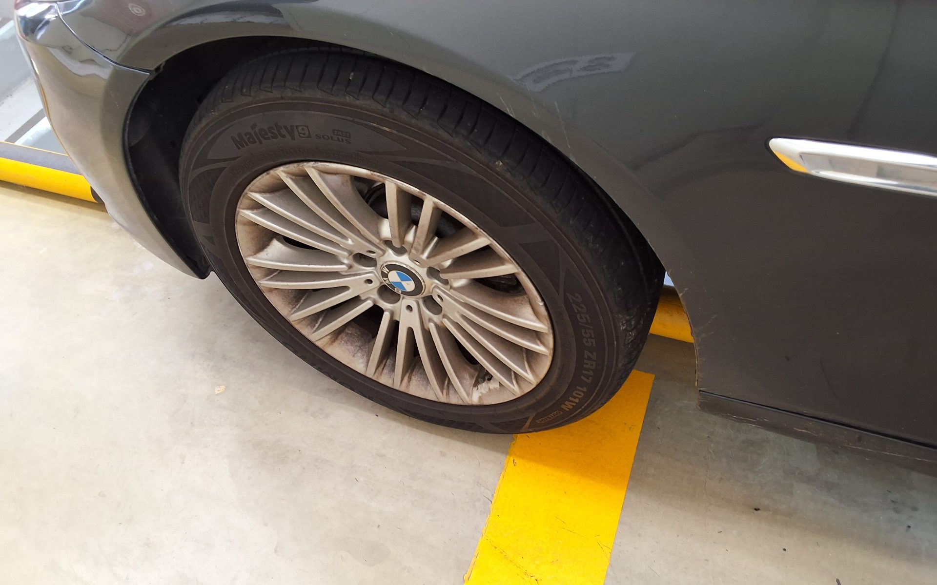 بي إم دبليو 5 Series (6Th Gen) 520D إكس درايف 2015 520d
