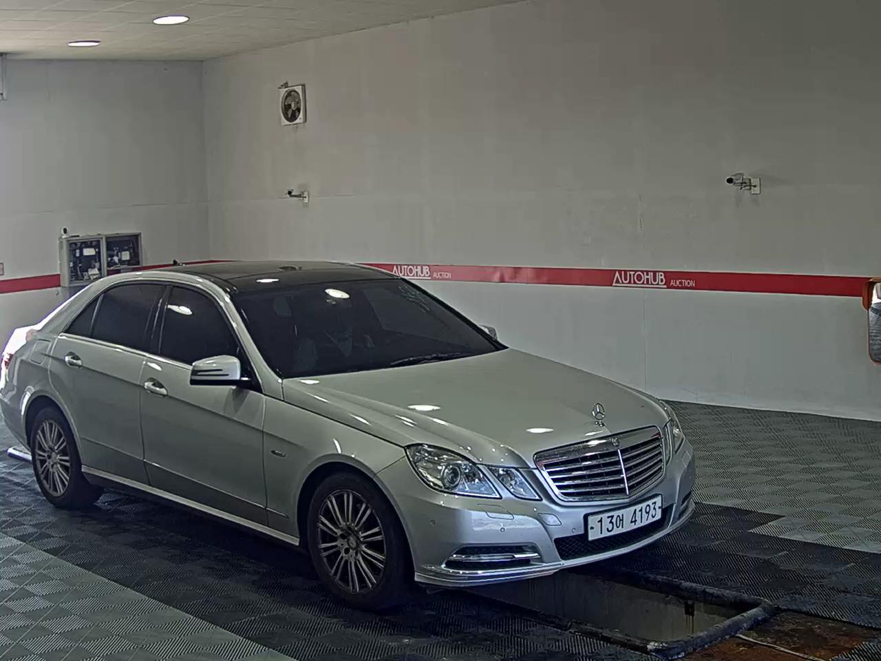مرسيدس بنز E Class (4Th Gen) E300 Elegance 2012 E300