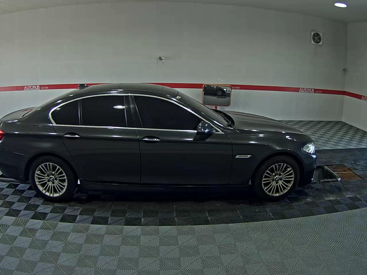 بي إم دبليو 5 Series (6Th Gen) 520D إكس درايف 2015 520d