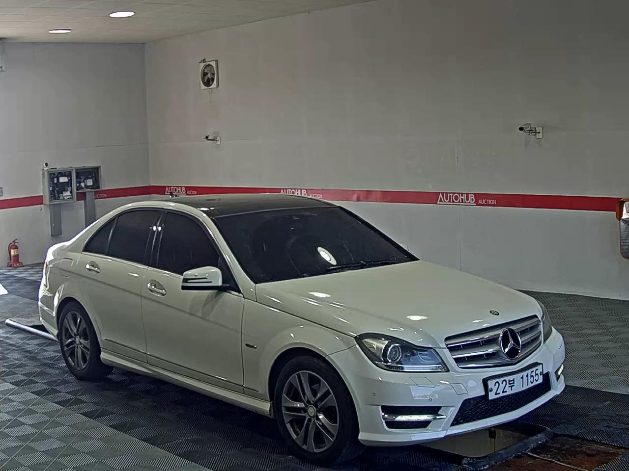 مرسيدس بنز C Class (3Rd Gen) C200 Blue Efficiency Avantgarde 2012 C200