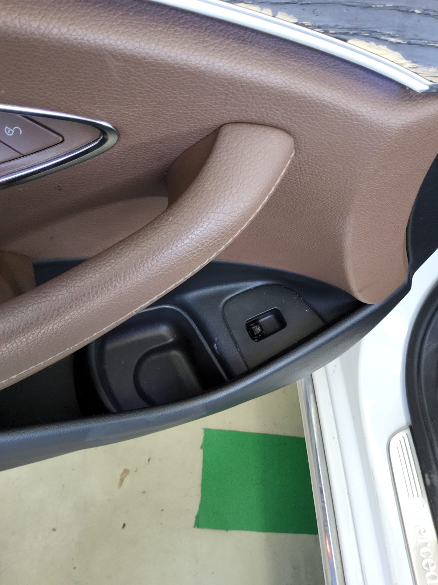مرسيدس بنز E Class (5Th Gen) E220D Avantgarde 2018 E220d