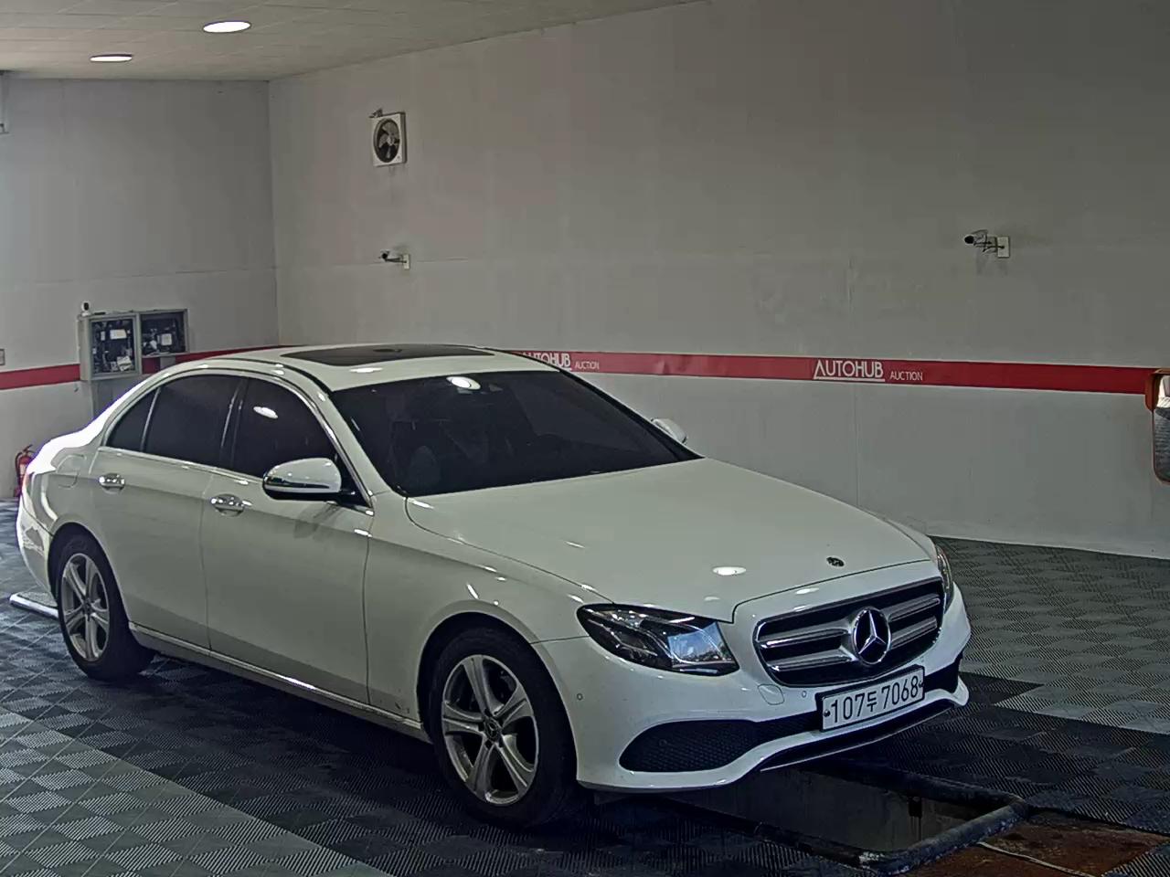 مرسيدس بنز E Class (5Th Gen) E220D Avantgarde 2018 E220d