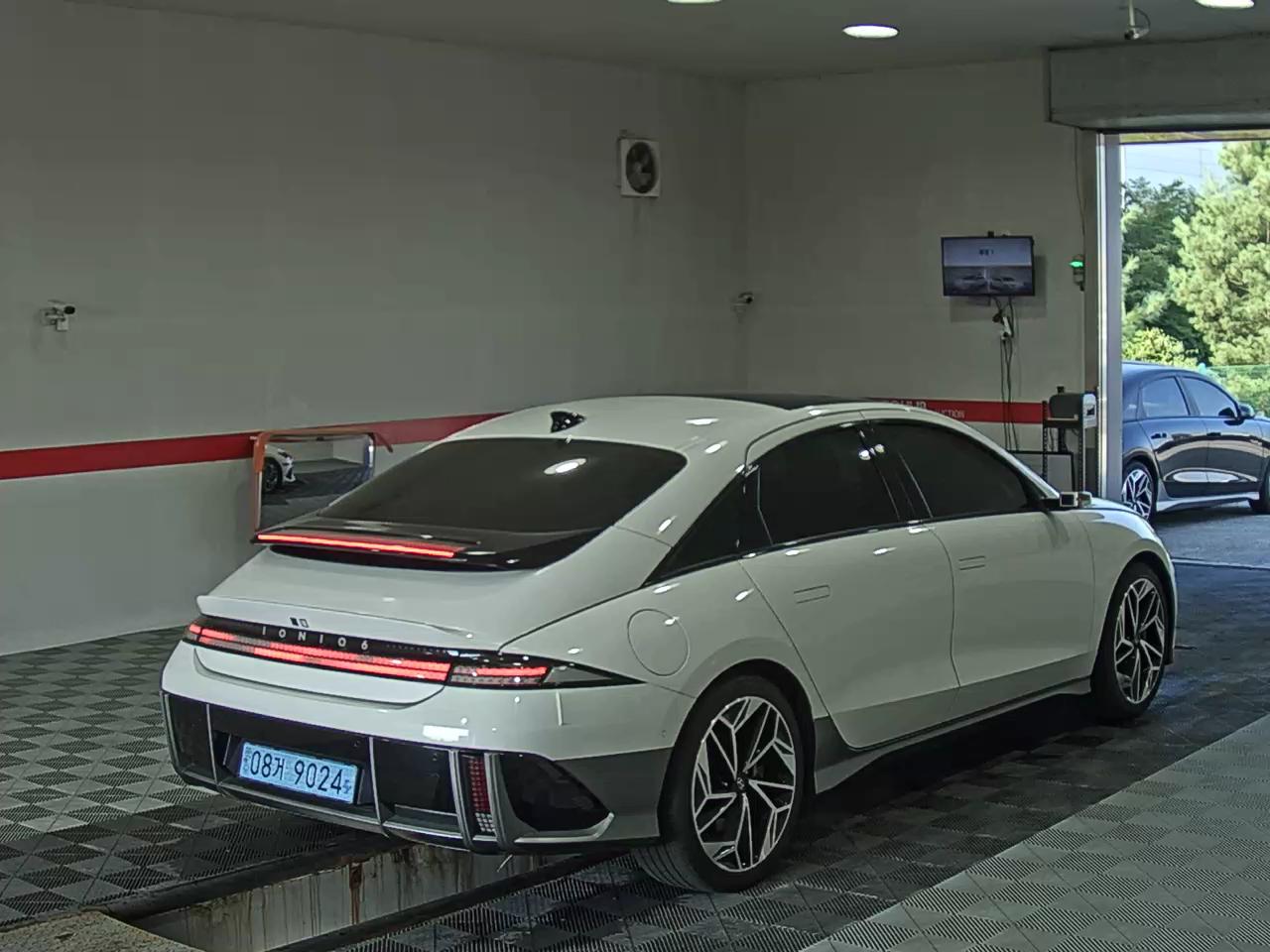 هيونداي أيونيك 2023 طويل المدى PRESTIGE