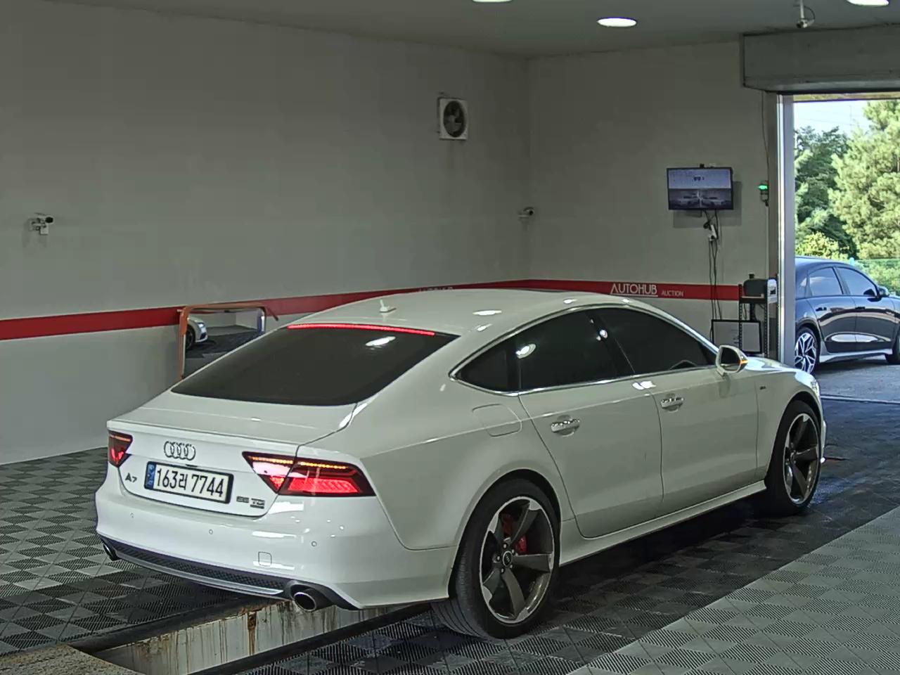 أودي إيه 7 55 TDI كواترو Dynamic 2015