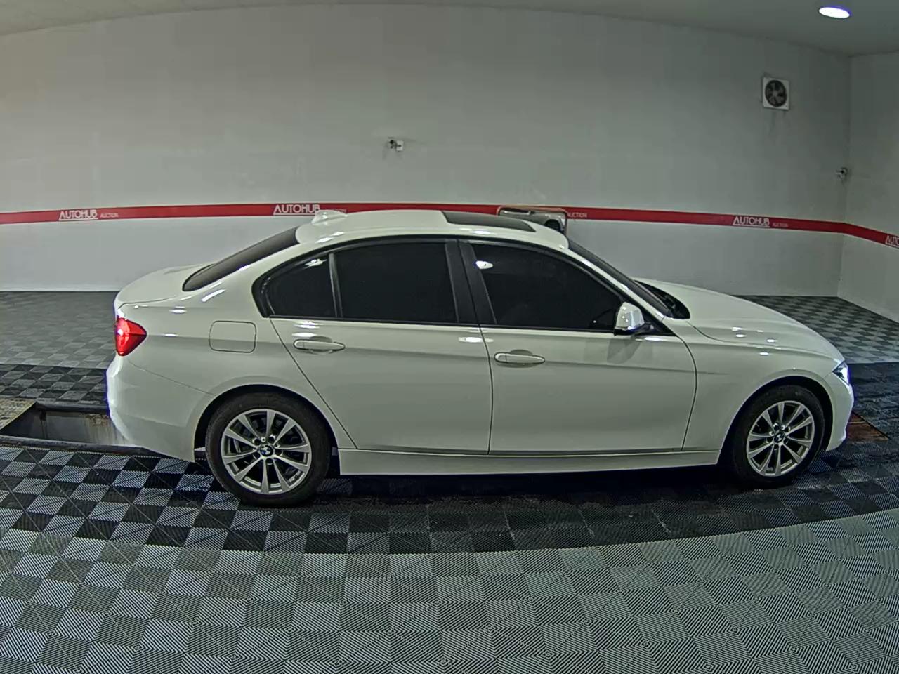 بي إم دبليو 3 Series (6Th Gen) 320D 2017 320d