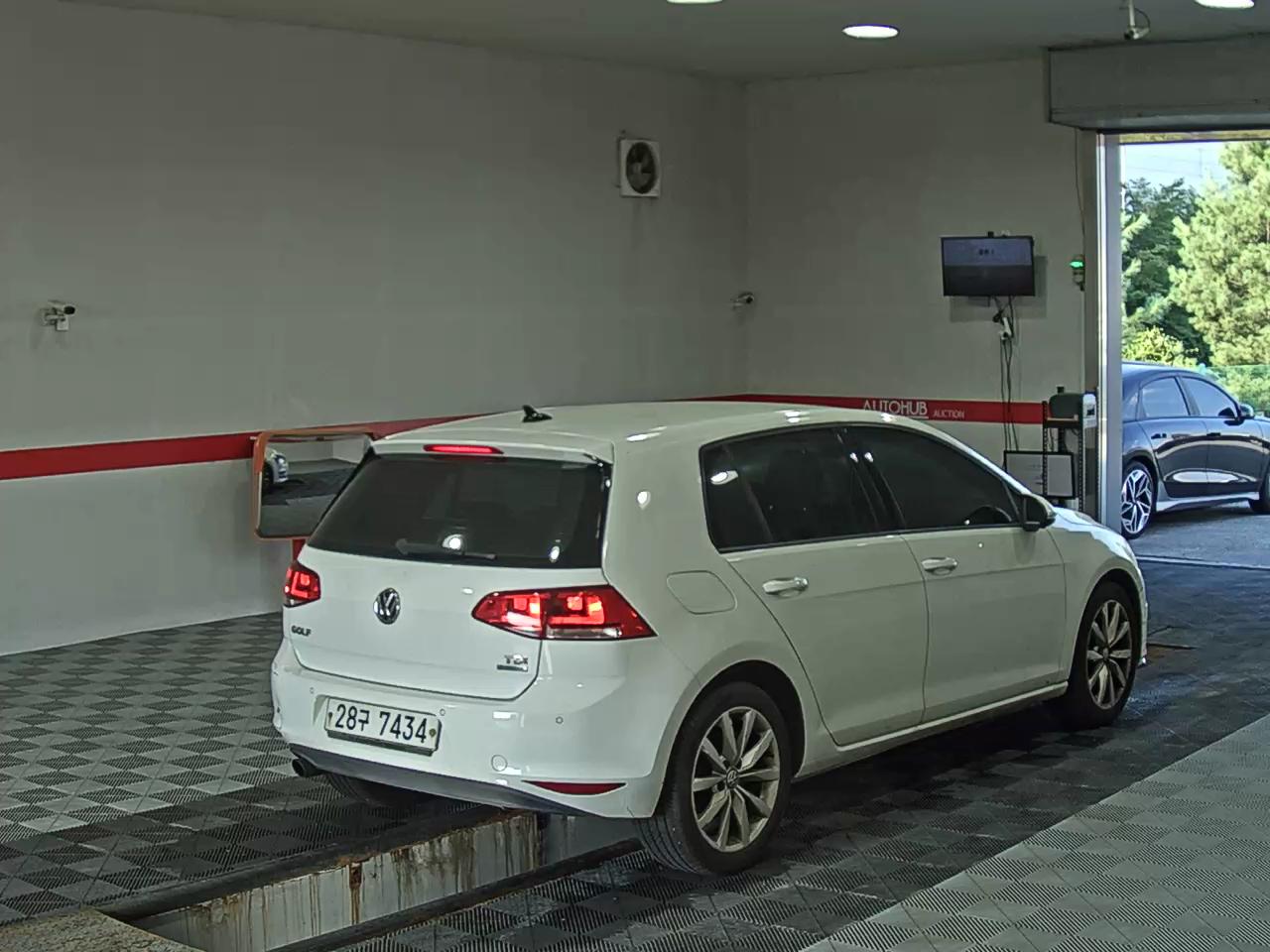 فولكس فاجن جولف (7Th Gen) 1.6 TDI Bluemotion 2013