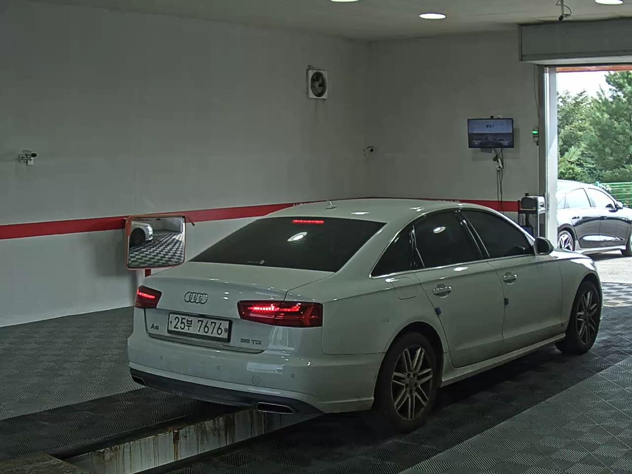 أودي إيه 6 (4Th Gen) 35 TDI Comfort 2016