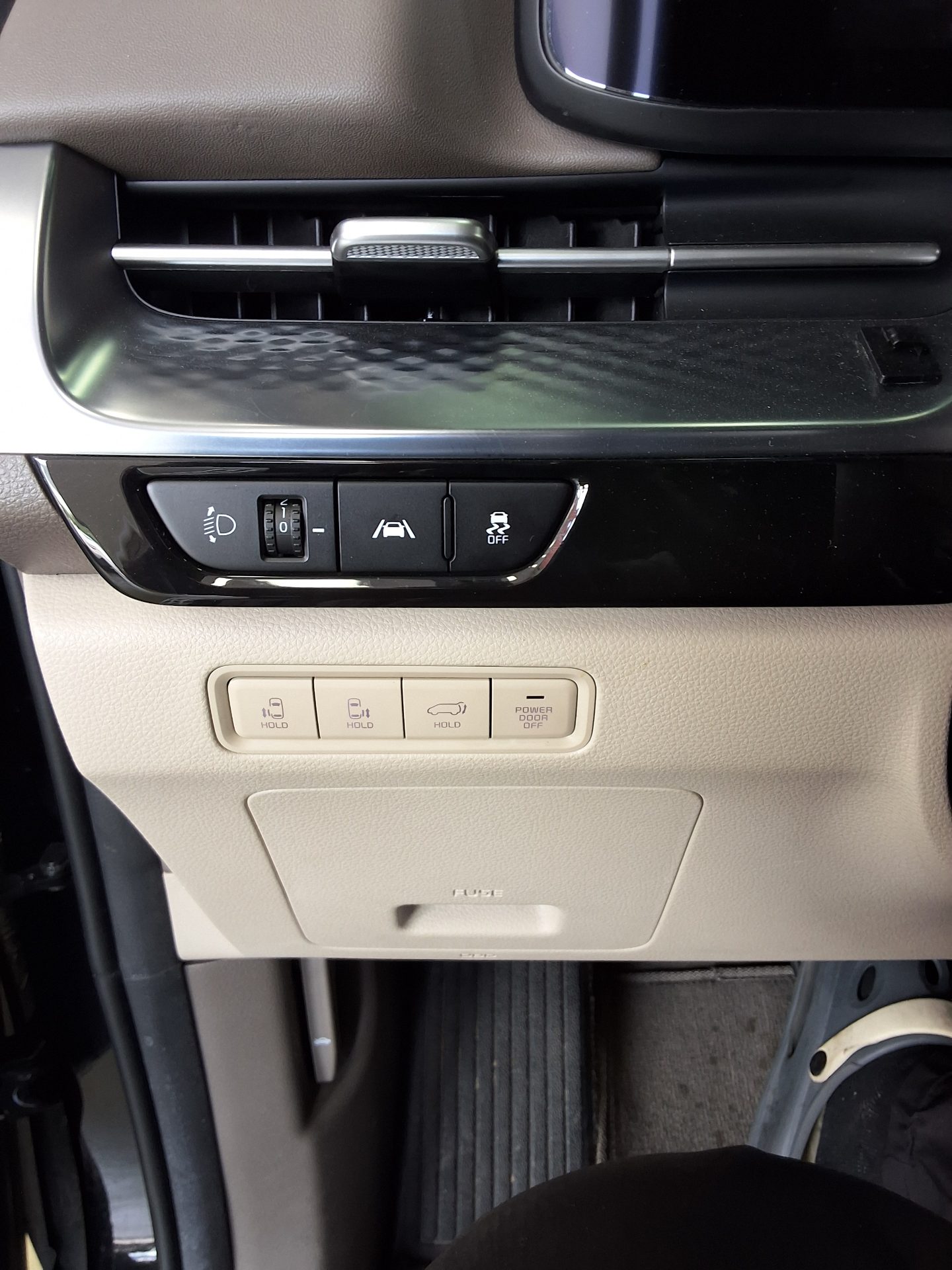 2022 - kia carnival
