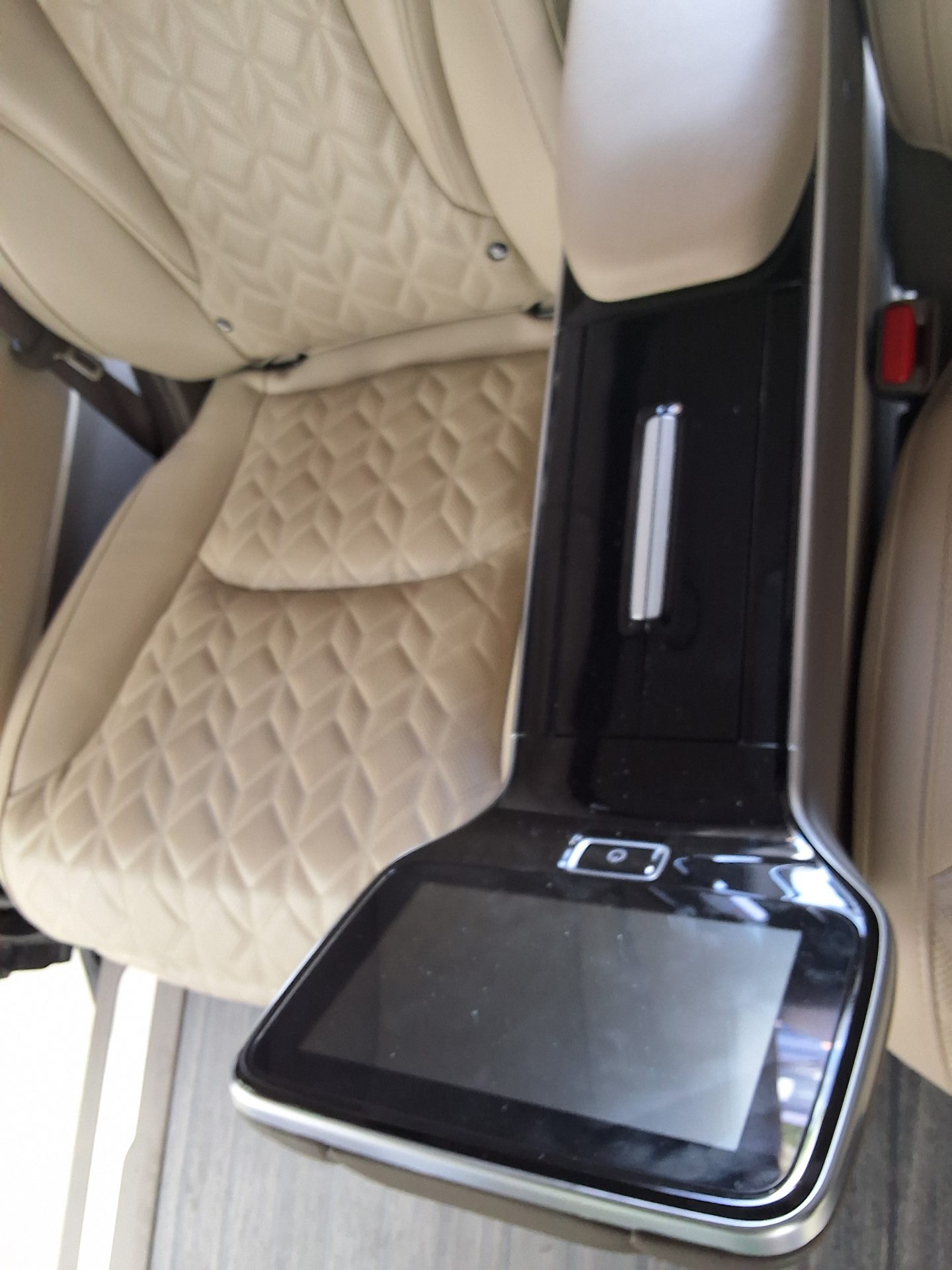 2022 - kia carnival
