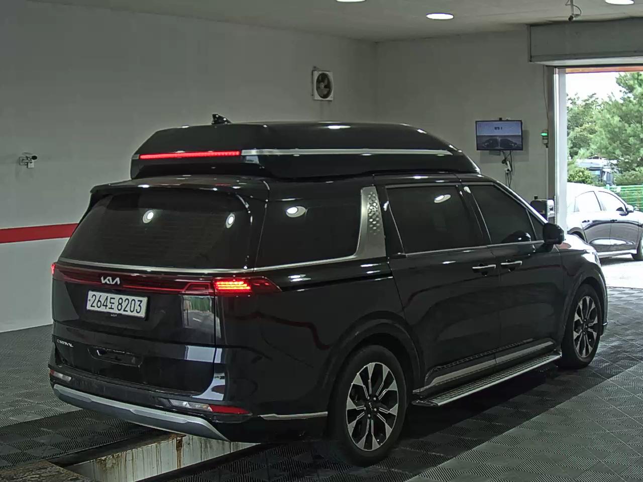 2022 - kia carnival