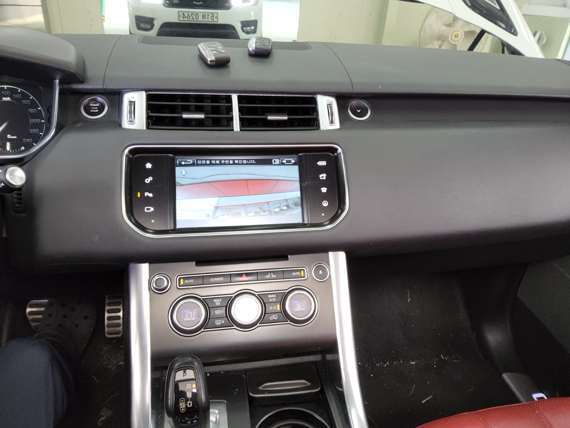 2016 - land rover range rover