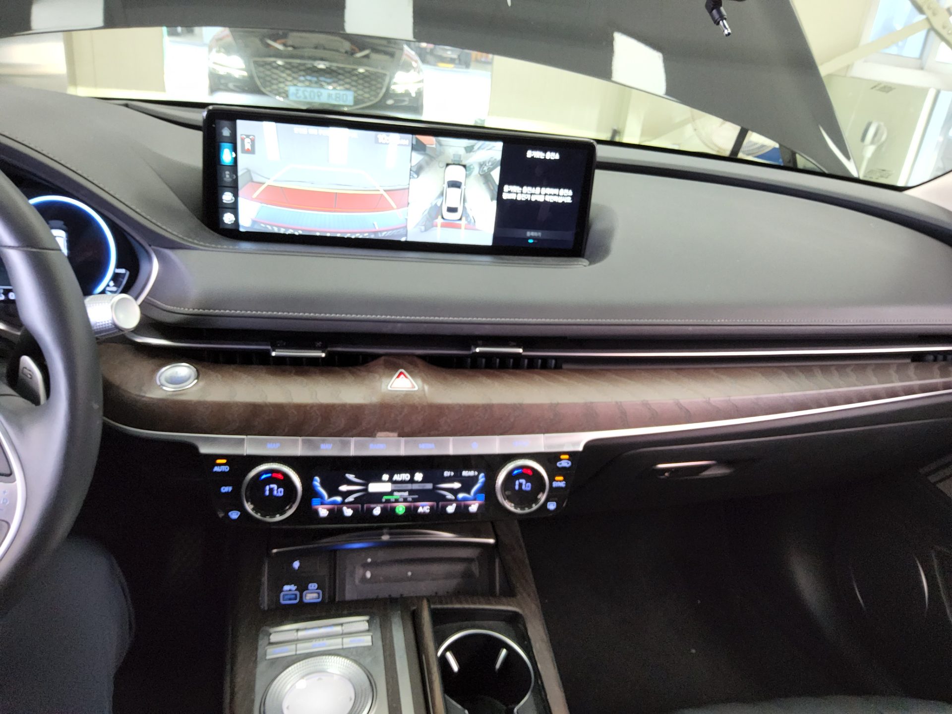 2022 - genesis eg80
