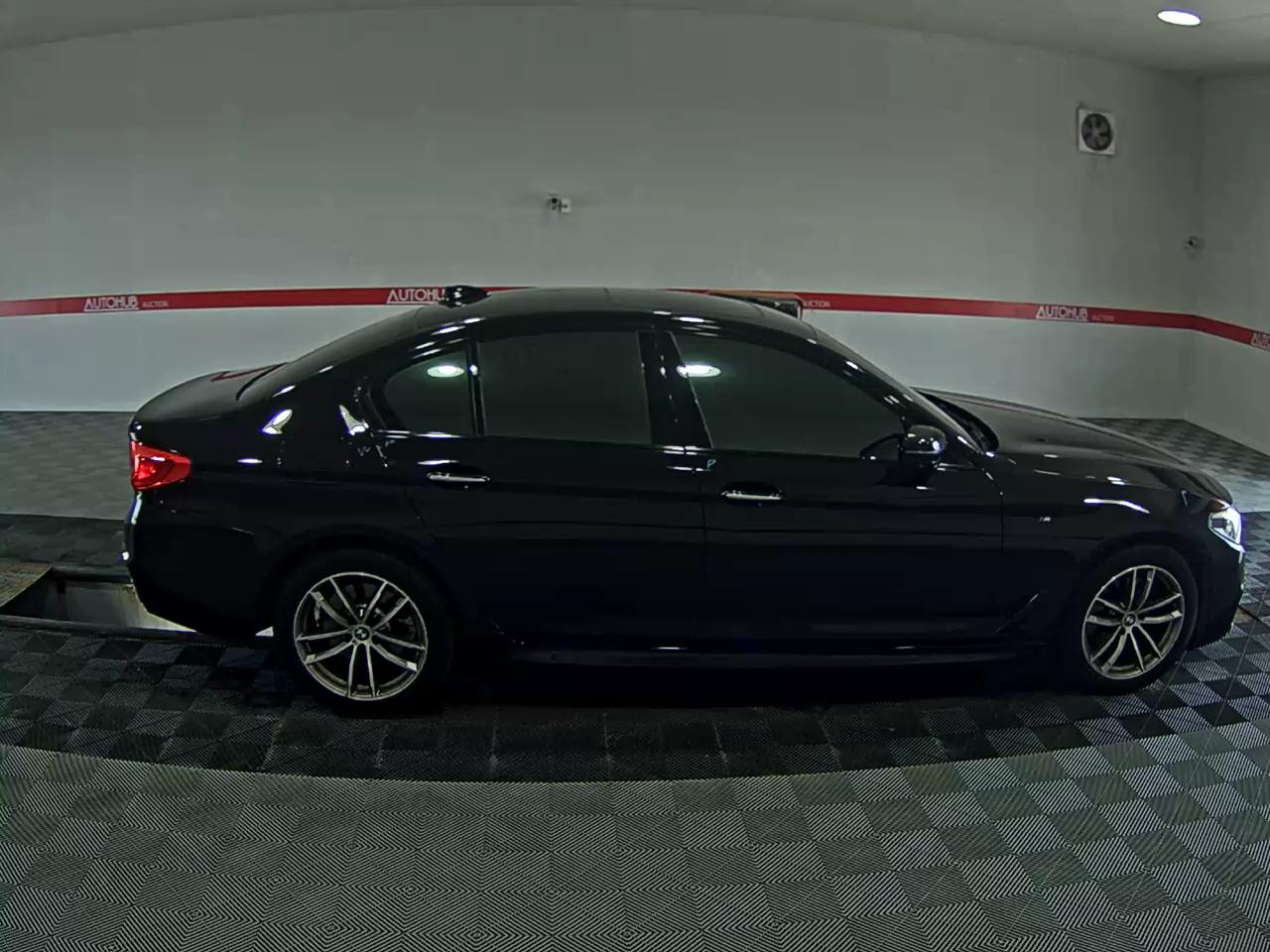 بي إم دبليو 5 Series (7Th Gen) 520D إكس درايف M Sport Pack بلس 2017 SPORT PLUS