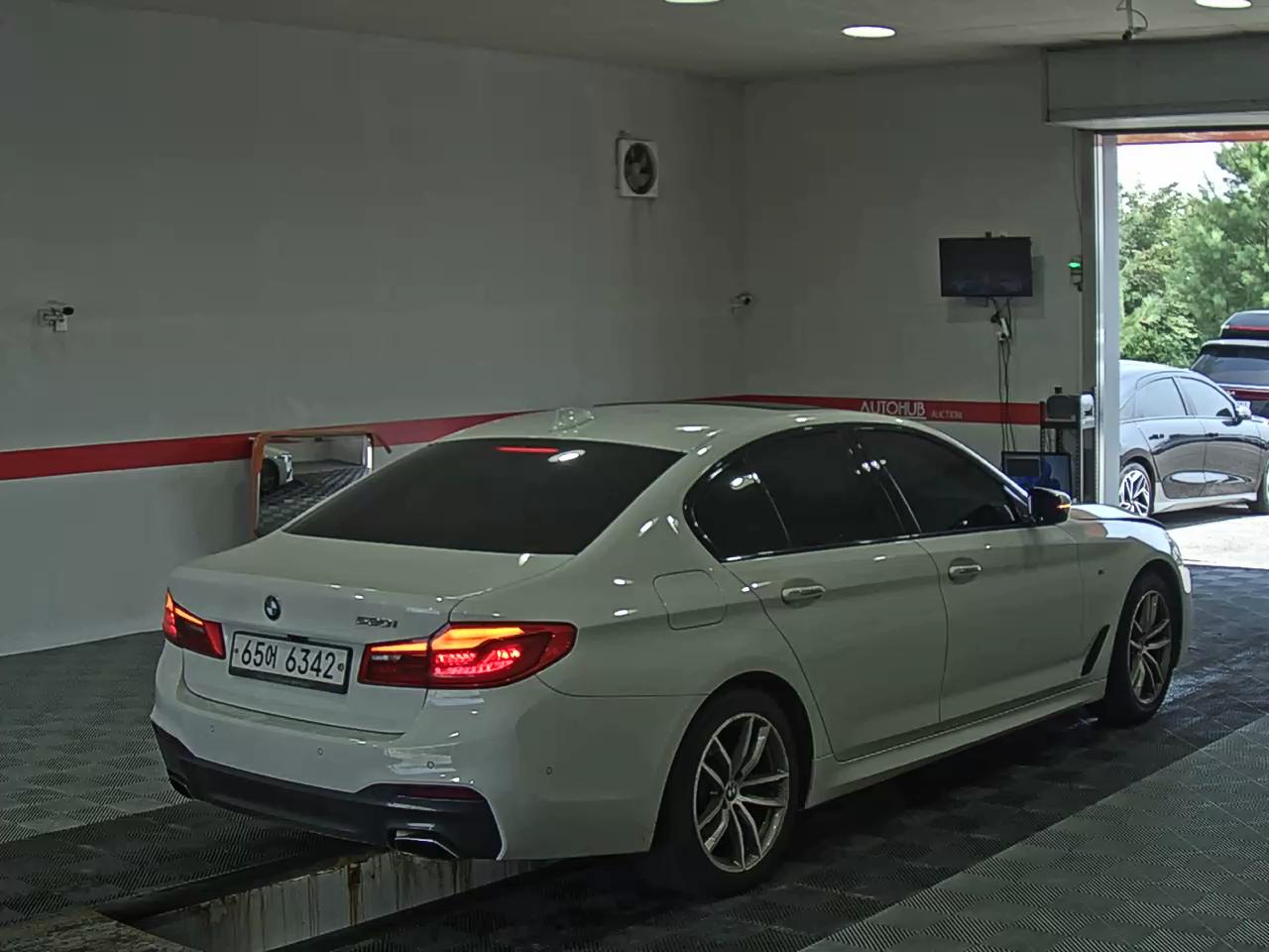بي إم دبليو 5 Series (7Th Gen) 530I M Sport Pack بلس 2017 SPORT PLUS