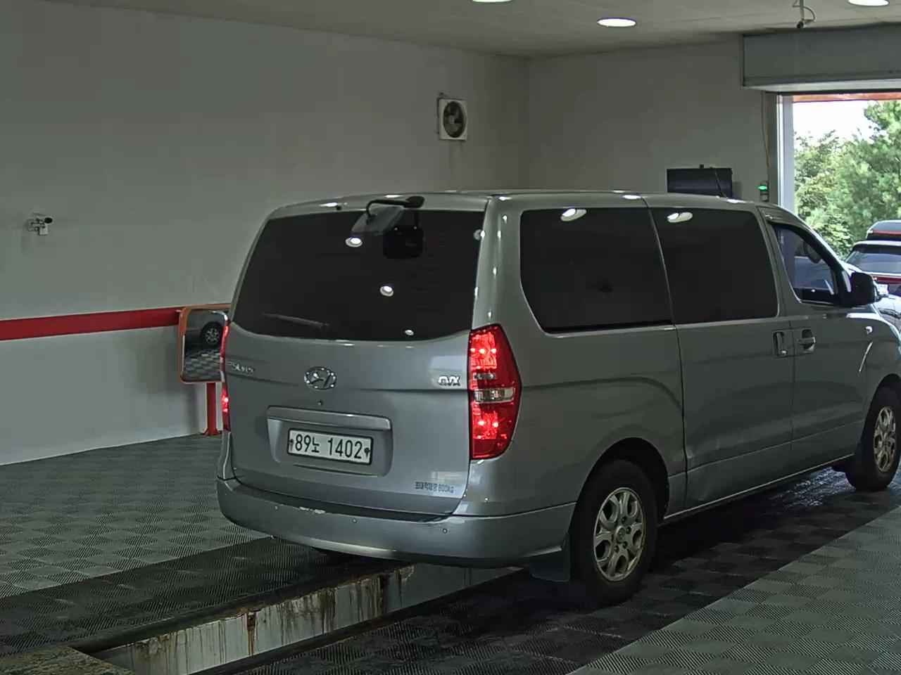 هيونداي جراند ستاركس 3 Seater ديزل فان Cvx ديلوكس 2016 VAN