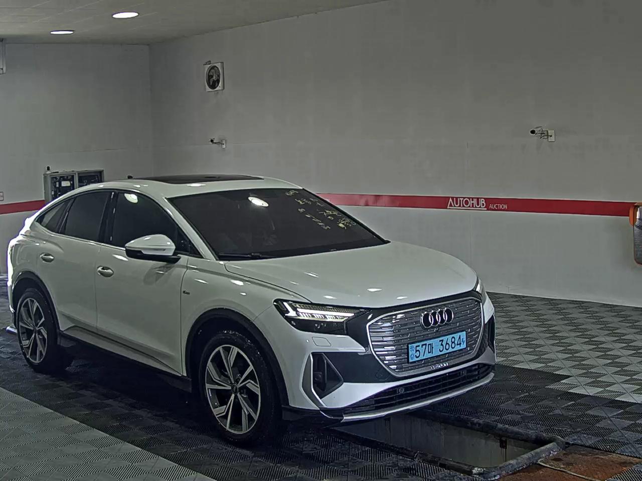 2022 - audi q4