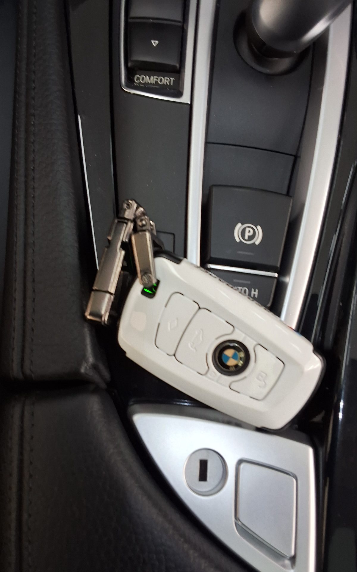 بي إم دبليو 5 Series (6Th Gen) 520D 2015 520d