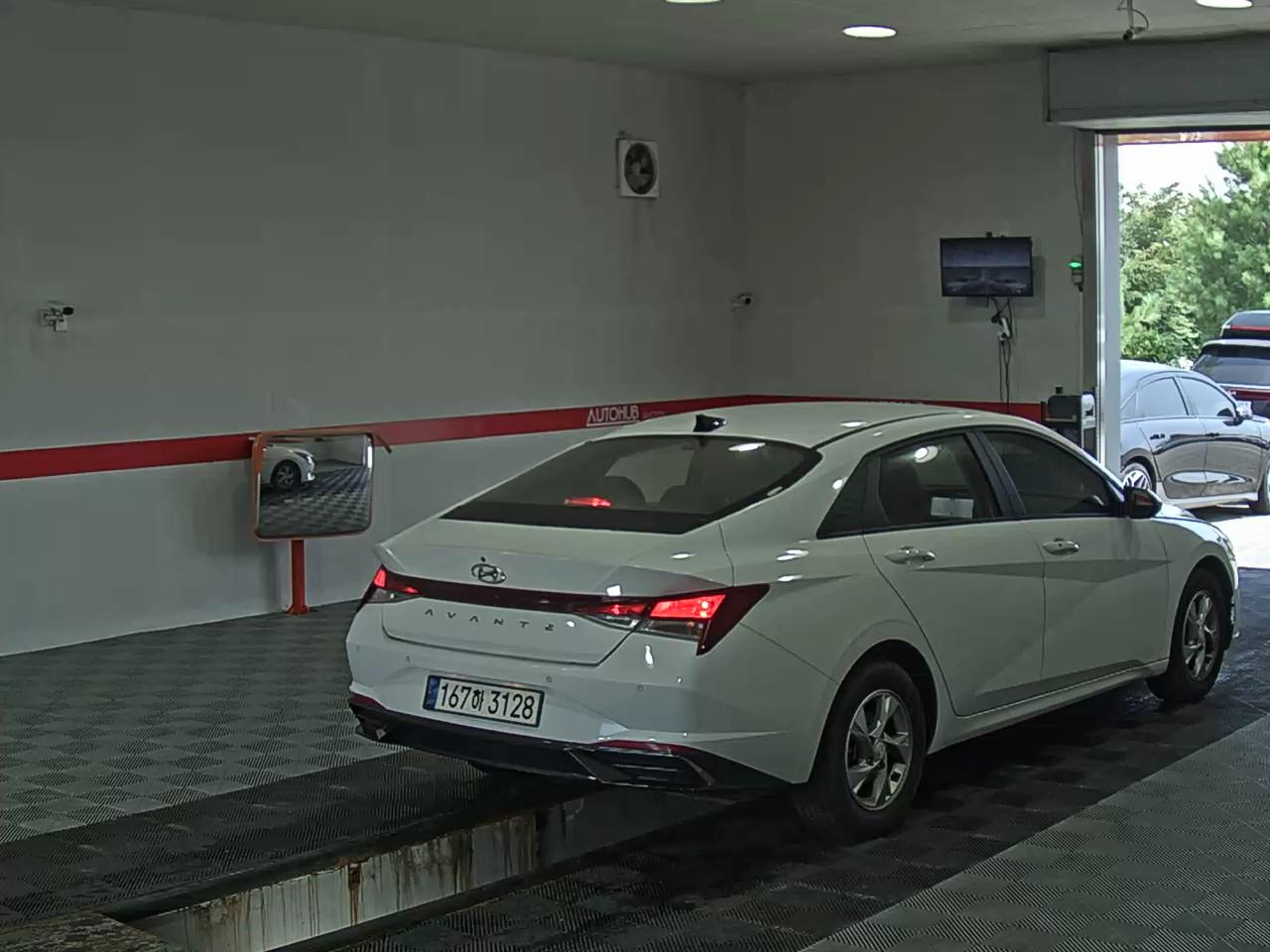 هيونداي أفانتي 2021 MODERN