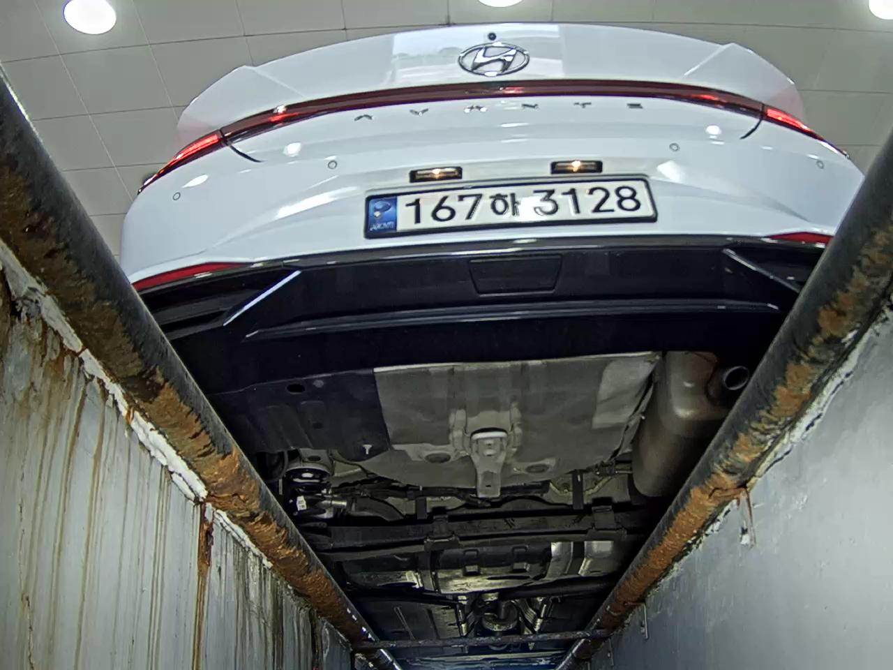 هيونداي أفانتي 2021 MODERN