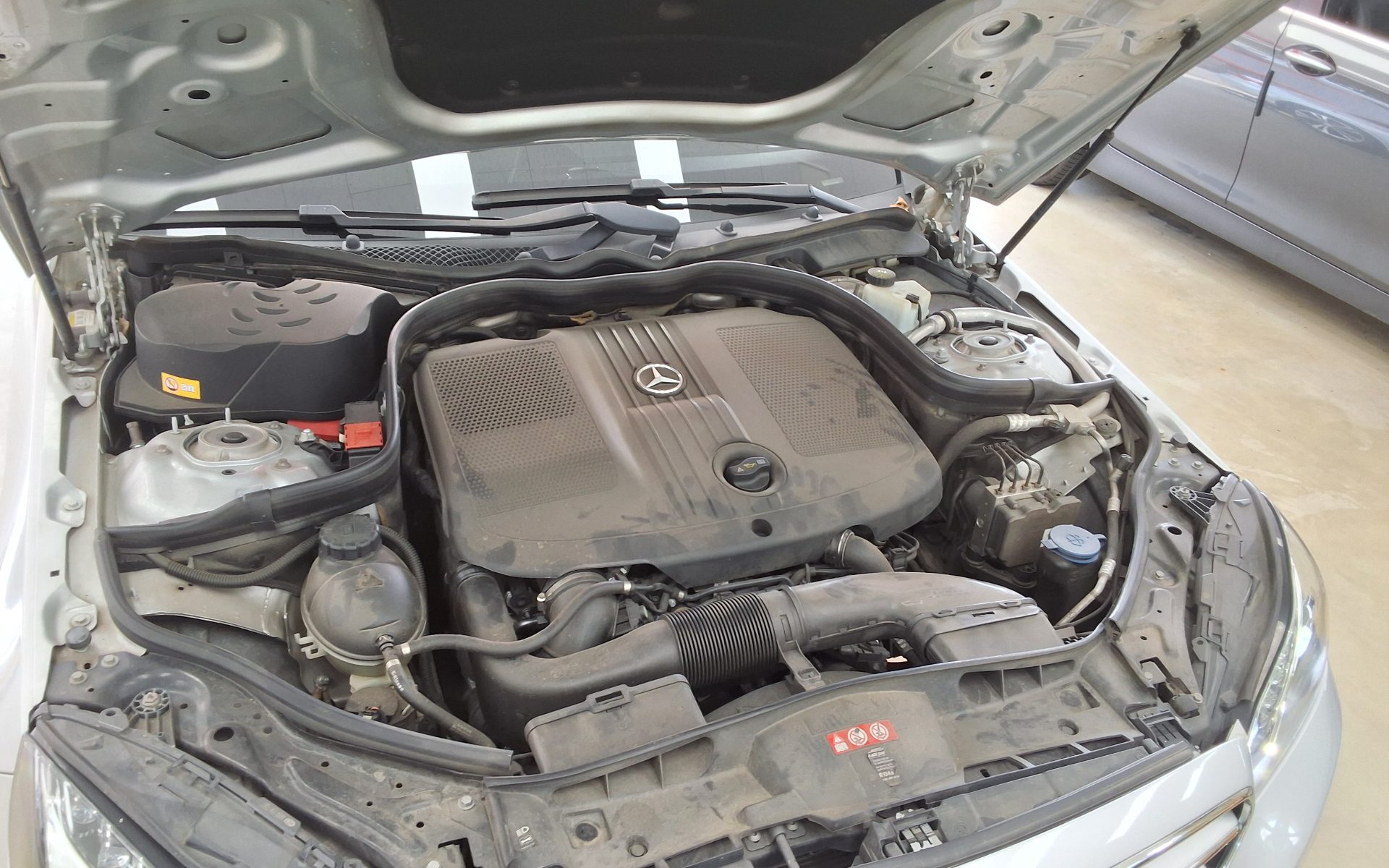 مرسيدس بنز E Class (4Th Gen) E220 Cdi Avantgarde 2016 E220