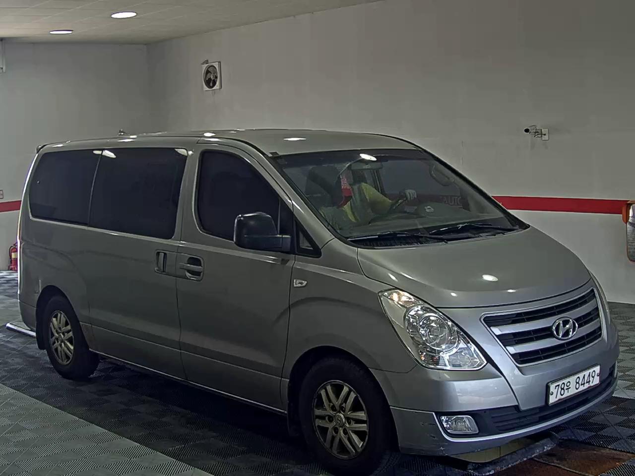 هيونداي جراند ستاركس 12 Seater ديزل مودرن 2018 MODERN