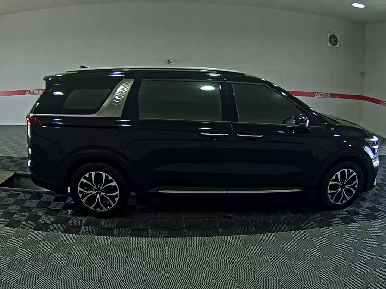 2023 - kia carnival