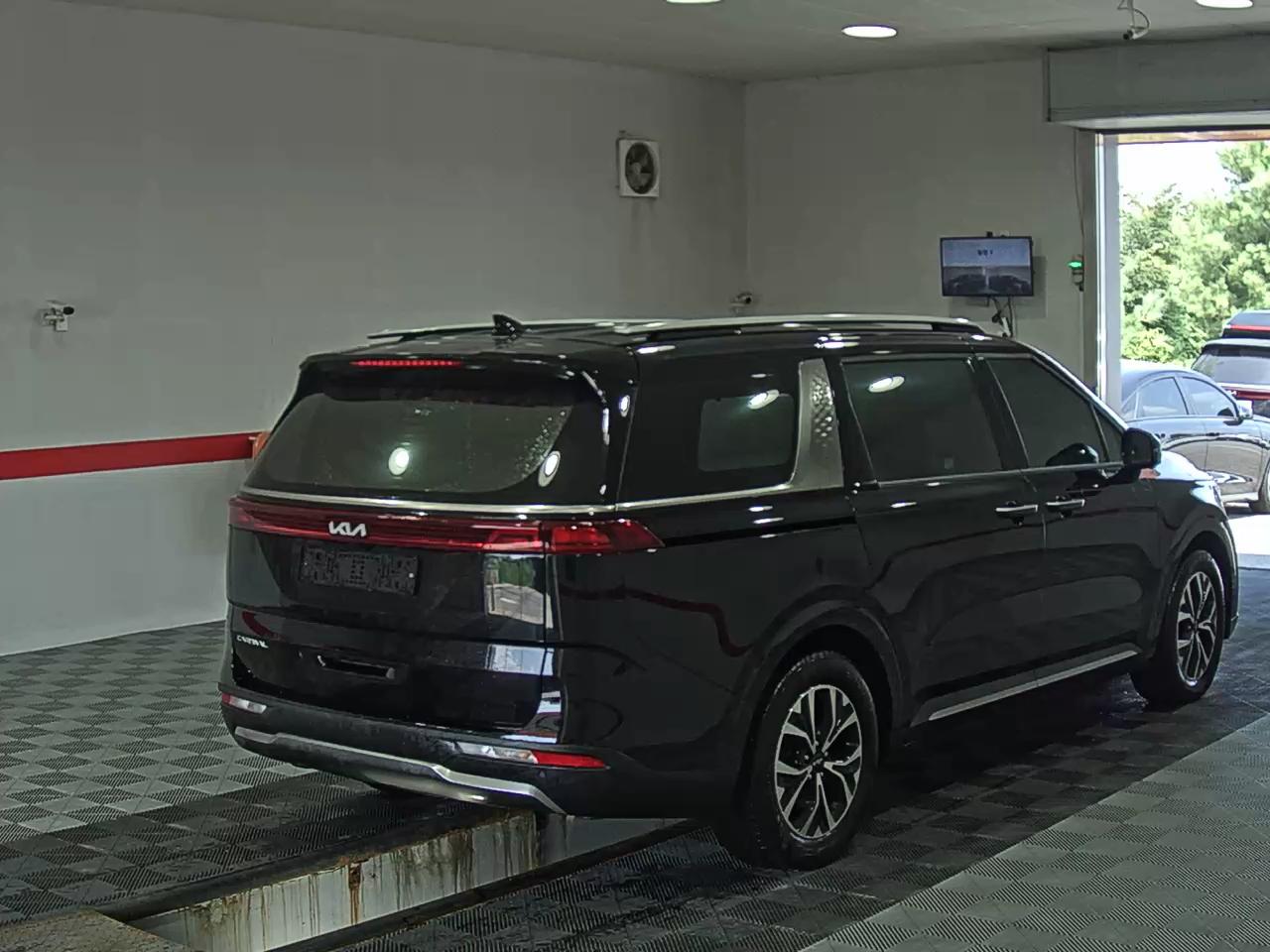 2023 - kia carnival