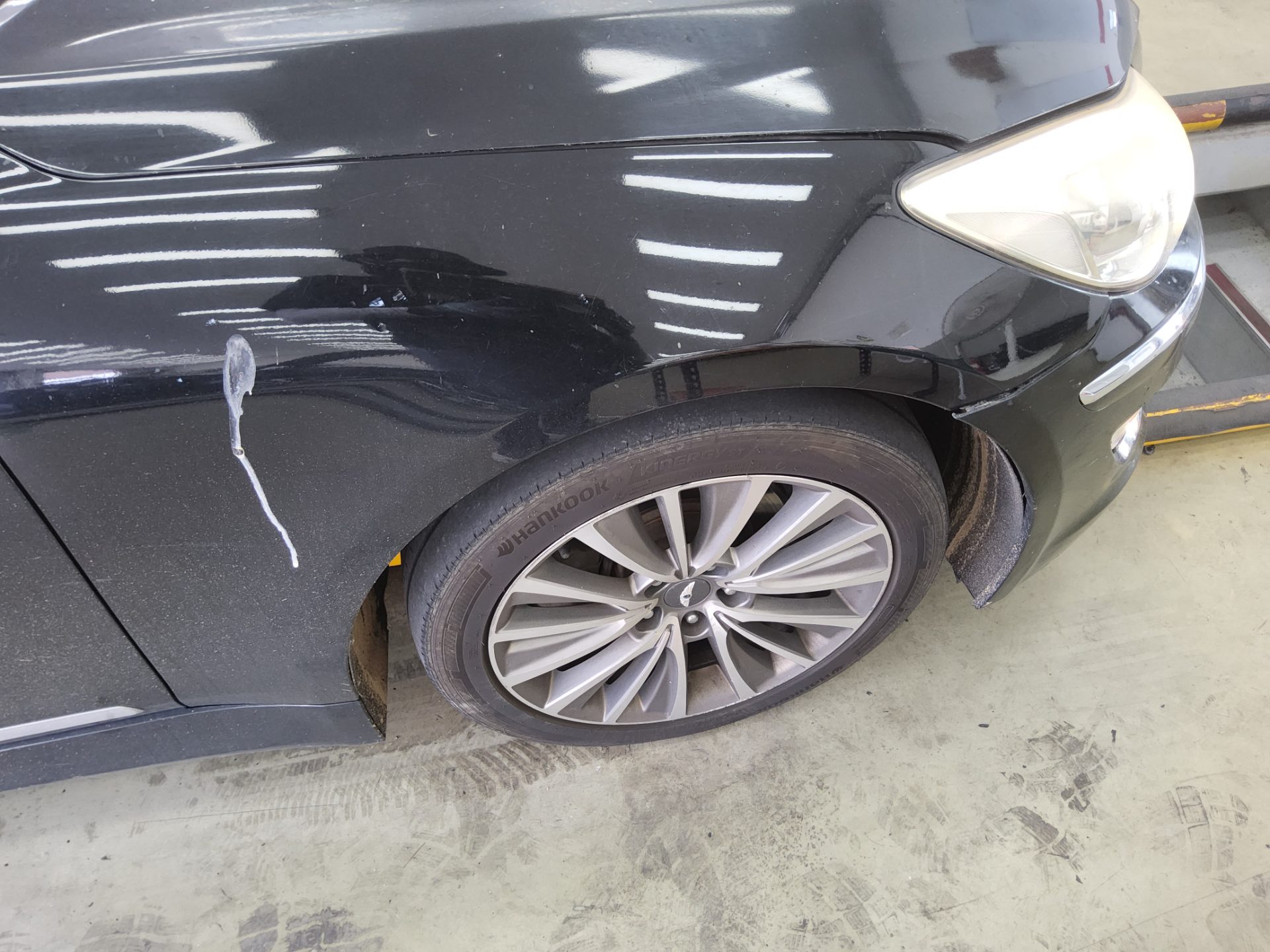 هيونداي جينيسيس Bh 330 بريميوم سبيشل 2013 بريميوم SPECIAL