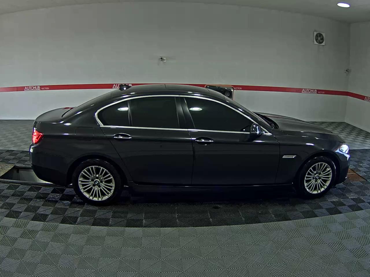 بي إم دبليو 5 Series (6Th Gen) 520D 2015 520d
