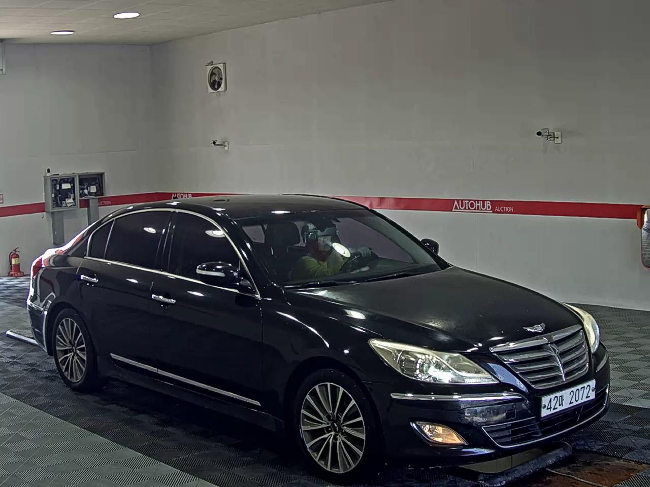 هيونداي جينيسيس Bh 330 بريميوم سبيشل 2013 بريميوم SPECIAL