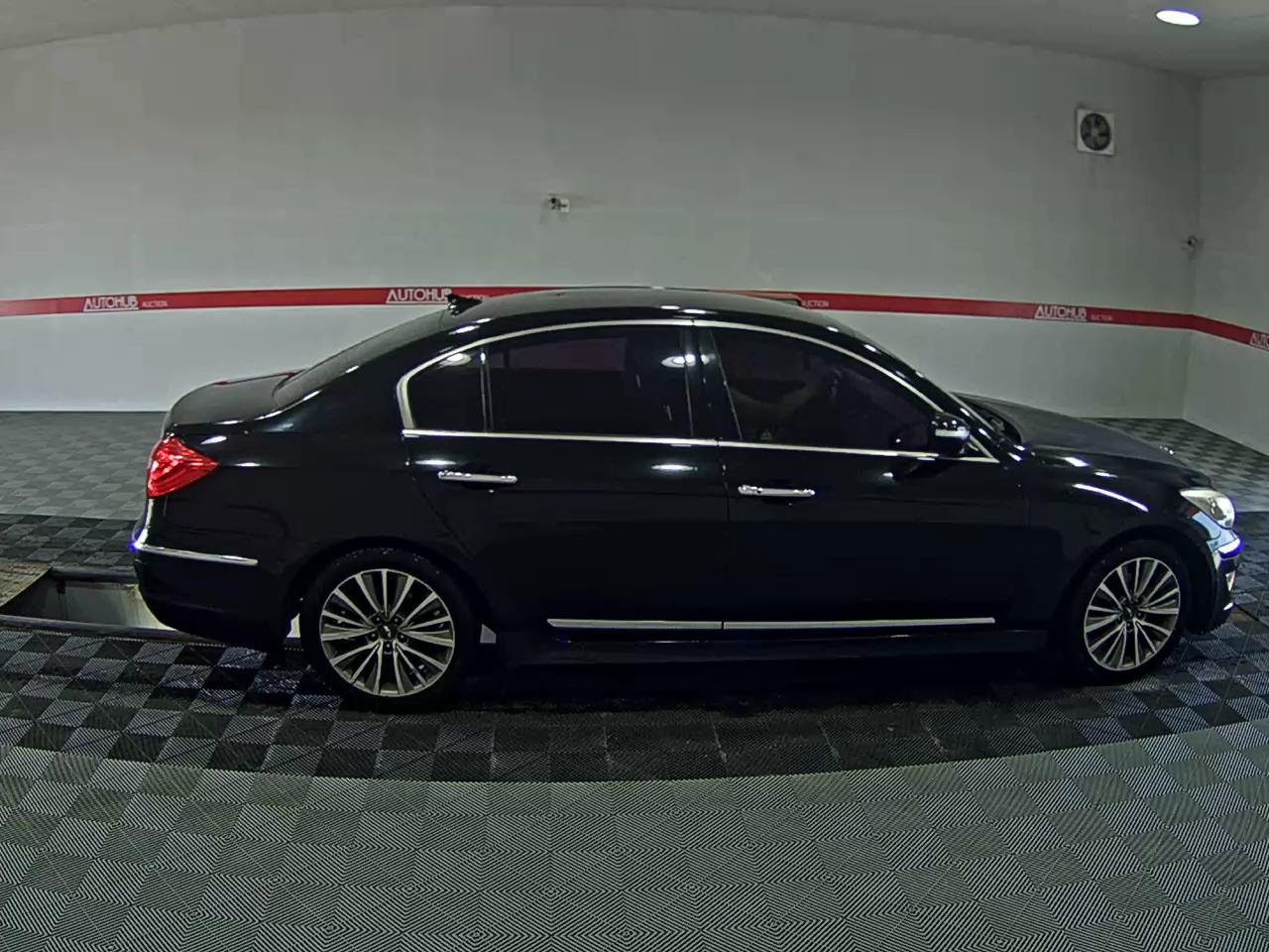 هيونداي جينيسيس Bh 330 بريميوم سبيشل 2013 بريميوم SPECIAL