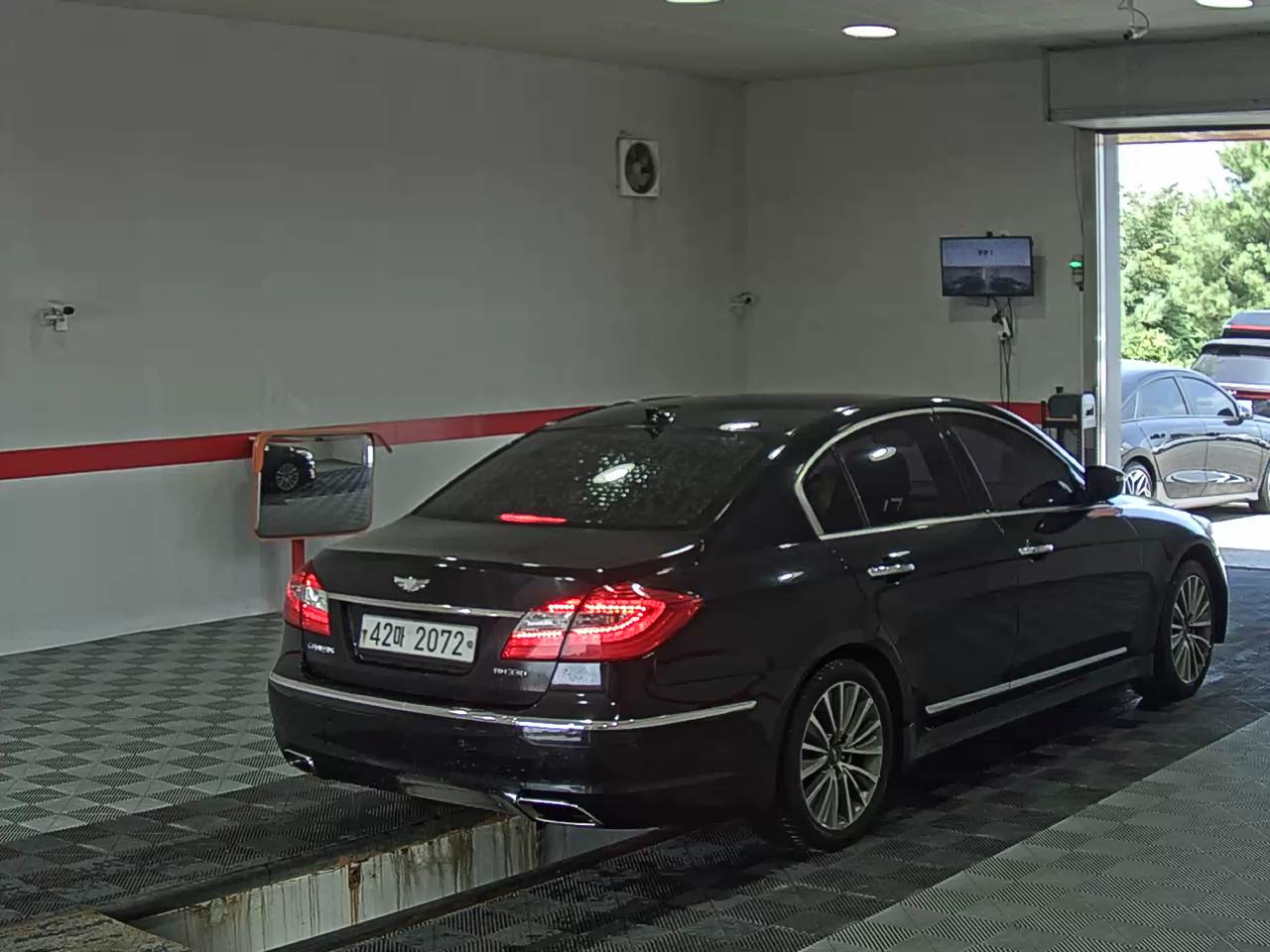 هيونداي جينيسيس Bh 330 بريميوم سبيشل 2013 بريميوم SPECIAL