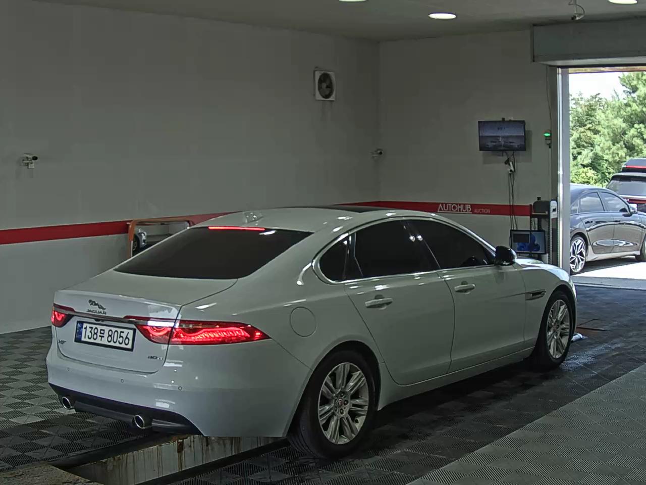 جاكوار Xf (2Nd Gen) 3.0 30D Portfolio 2016