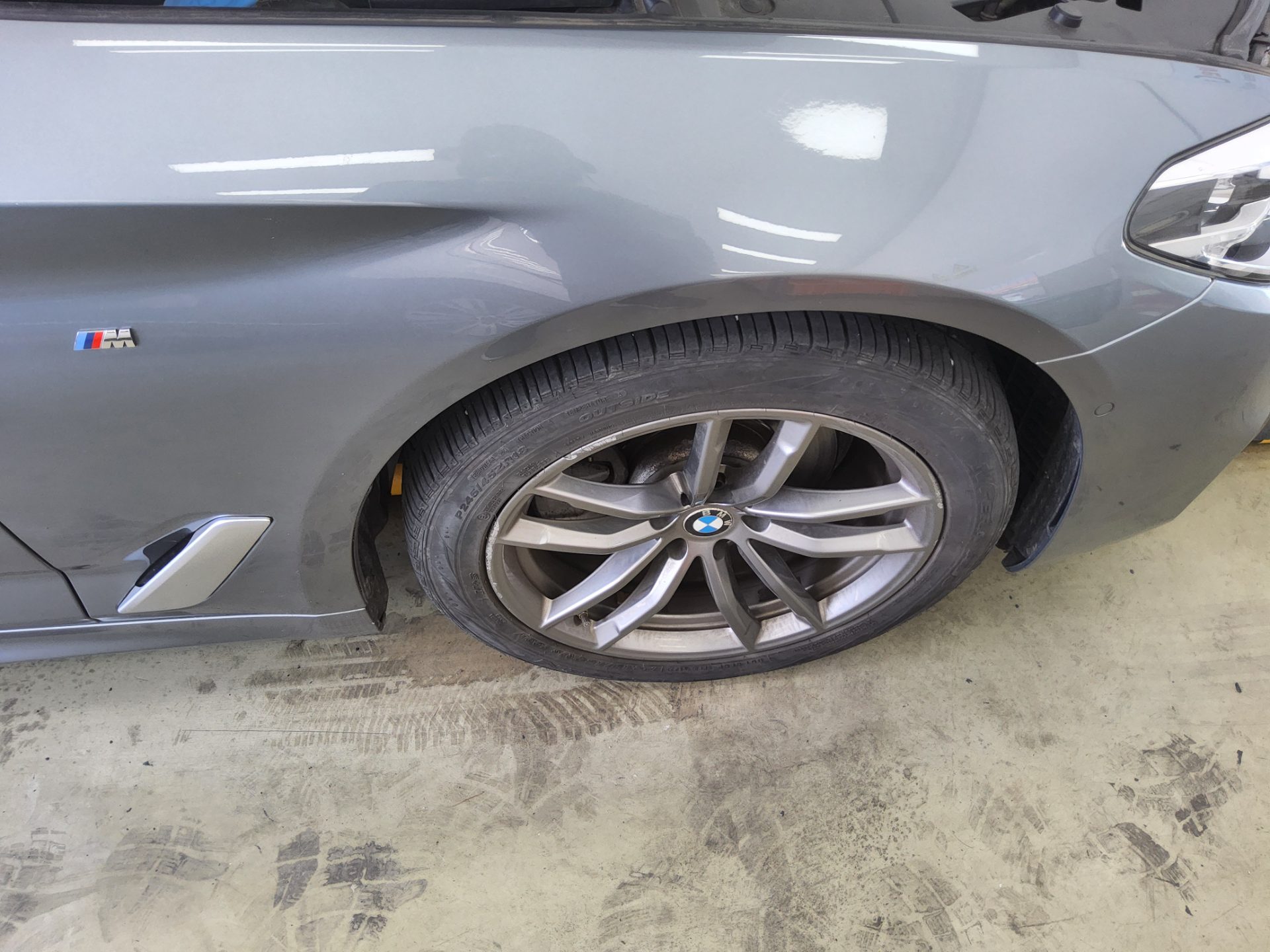 بي إم دبليو 5 Series (7Th Gen) 520D M Sport Pack سبيشل 2018 SPORT SPECIAL