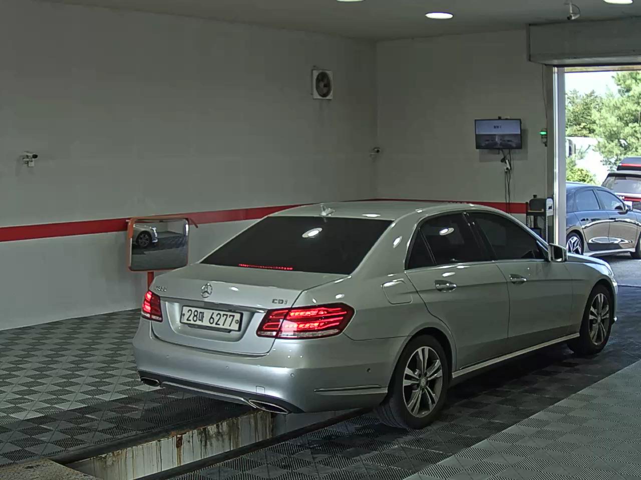 مرسيدس بنز E Class (4Th Gen) E220 Cdi Avantgarde 2014 E220