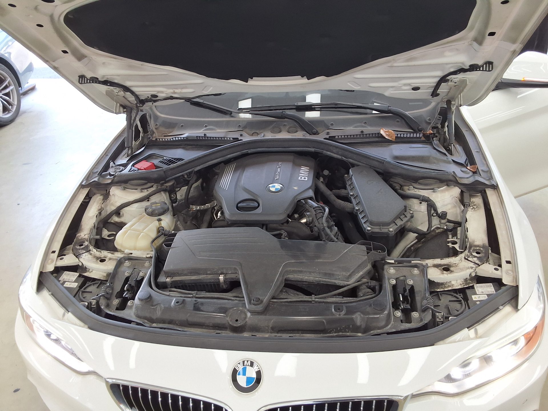 بي إم دبليو 4 Series (1St Gen) Gran كوبيه 420D لكجري 2016 فاخر