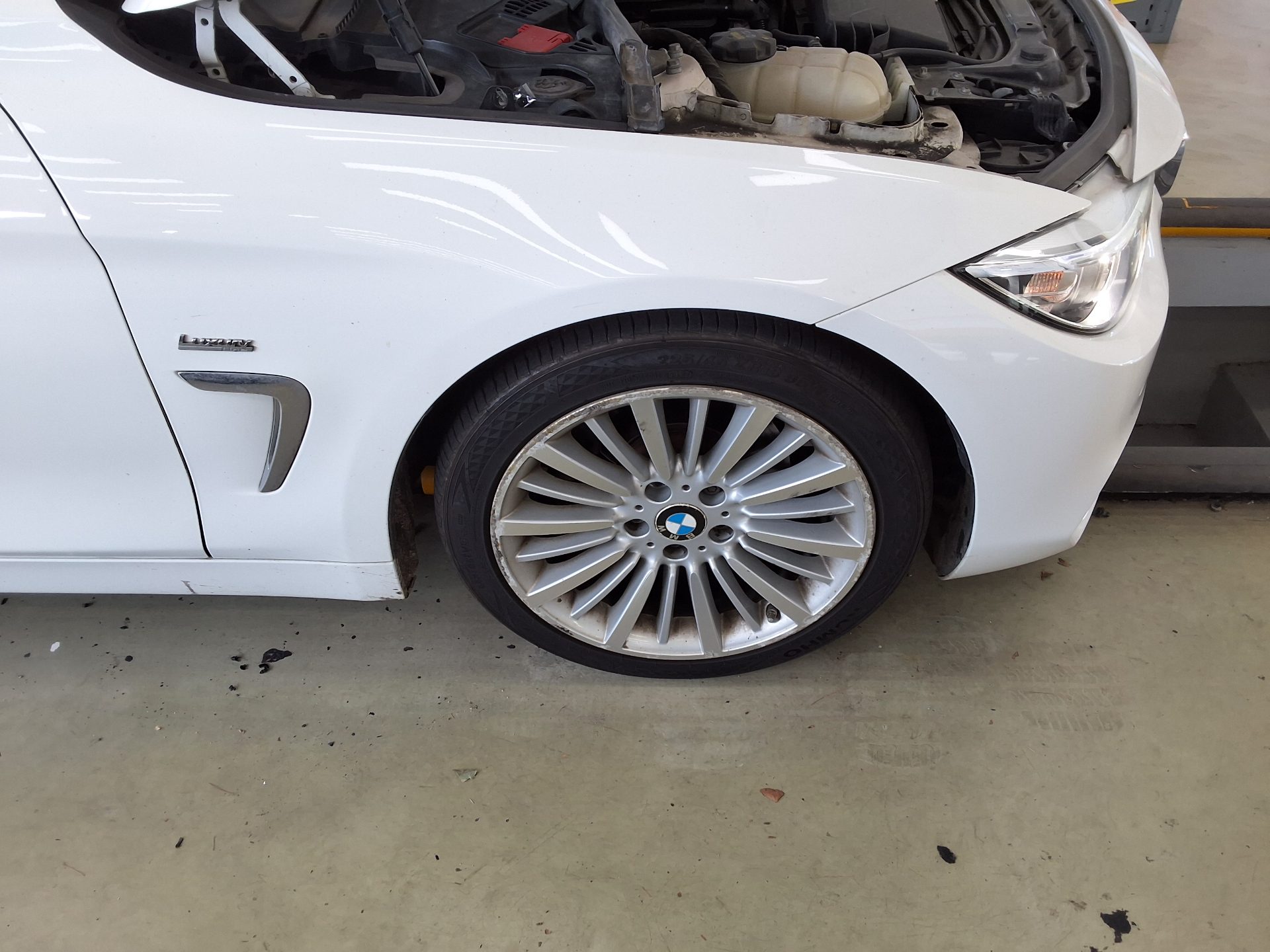 بي إم دبليو 4 Series (1St Gen) Gran كوبيه 420D لكجري 2016 فاخر