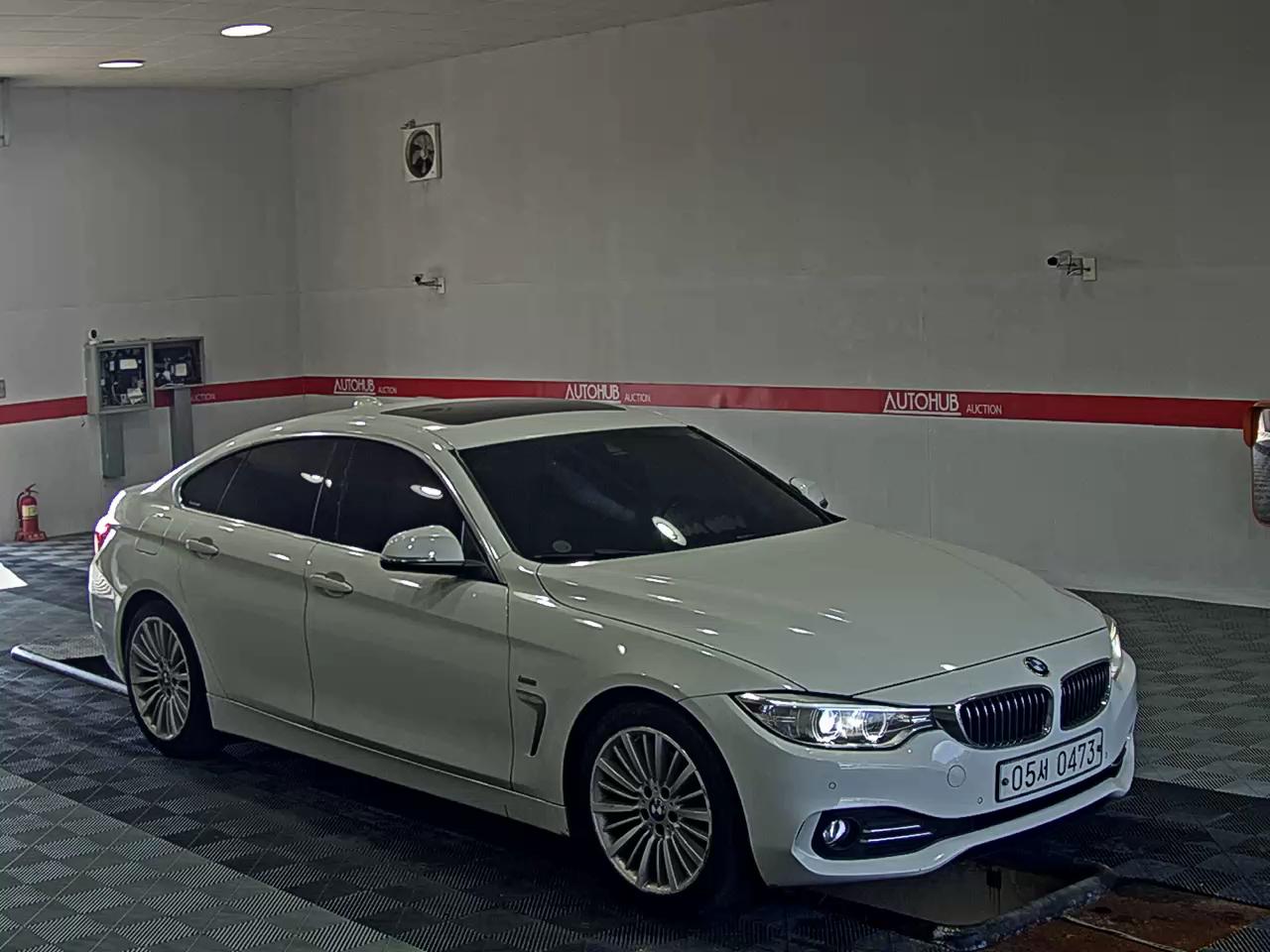 بي إم دبليو 4 Series (1St Gen) Gran كوبيه 420D لكجري 2016 فاخر