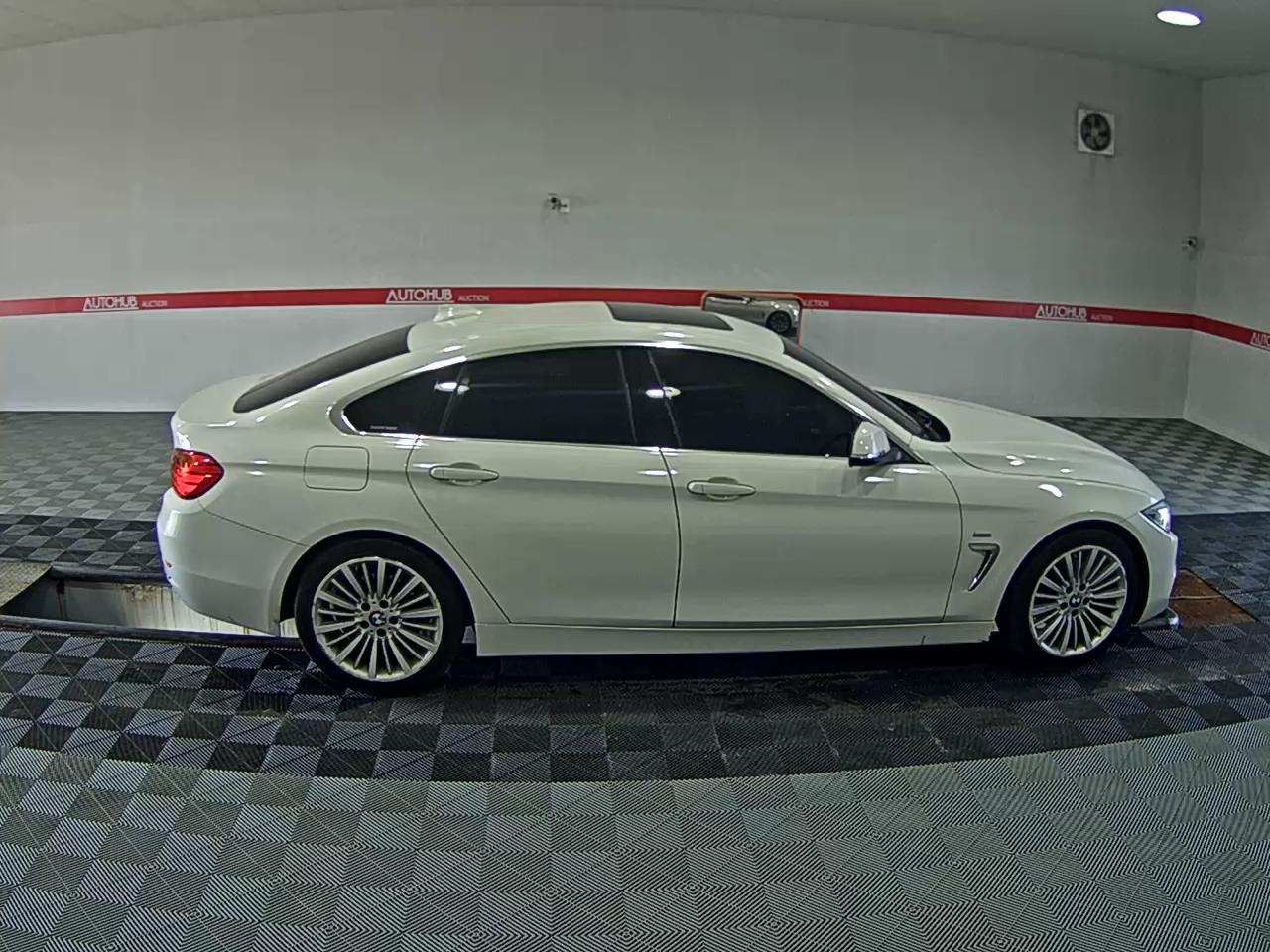 بي إم دبليو 4 Series (1St Gen) Gran كوبيه 420D لكجري 2016 فاخر