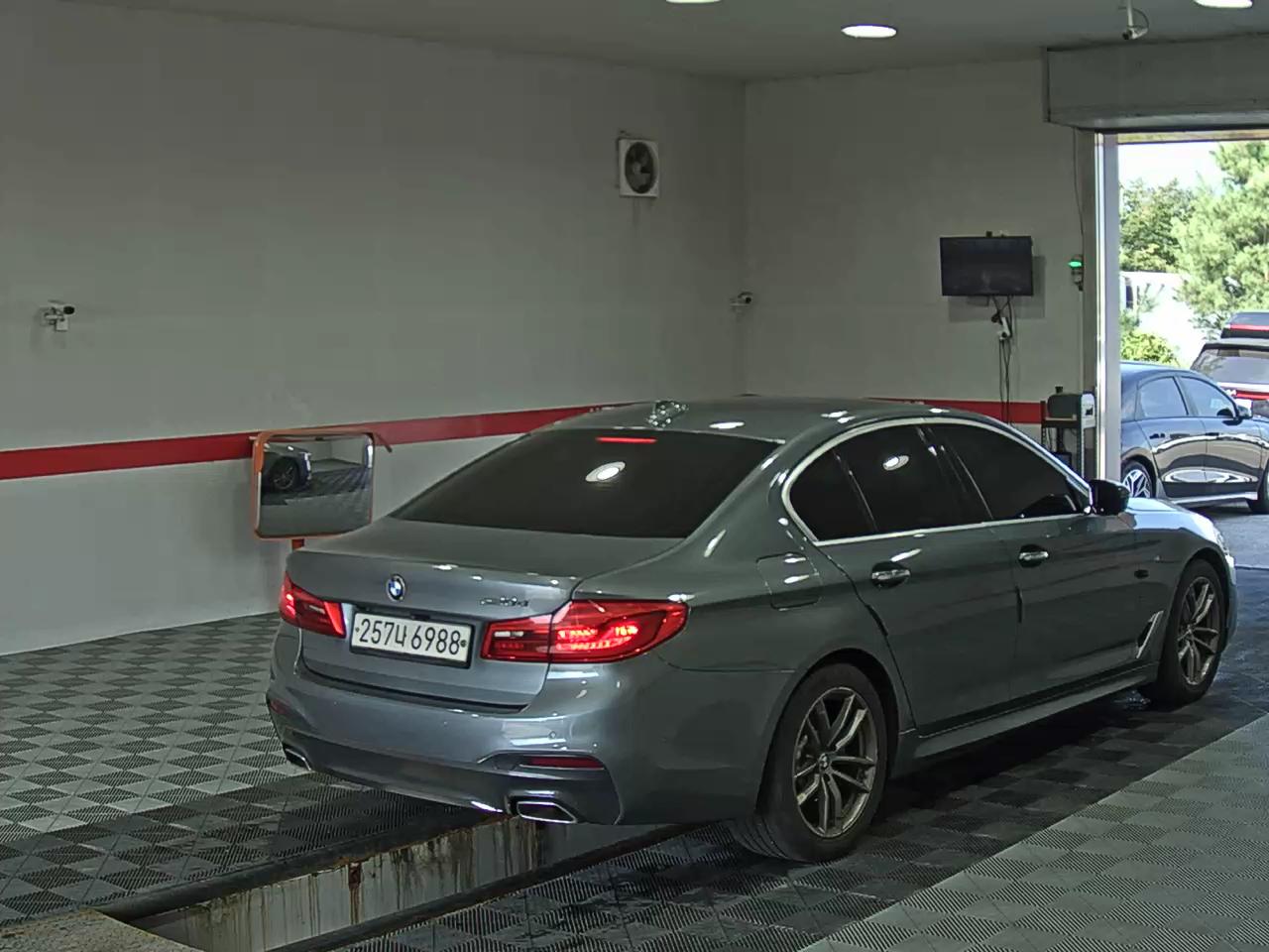 بي إم دبليو 5 Series (7Th Gen) 520D M Sport Pack سبيشل 2018 SPORT SPECIAL