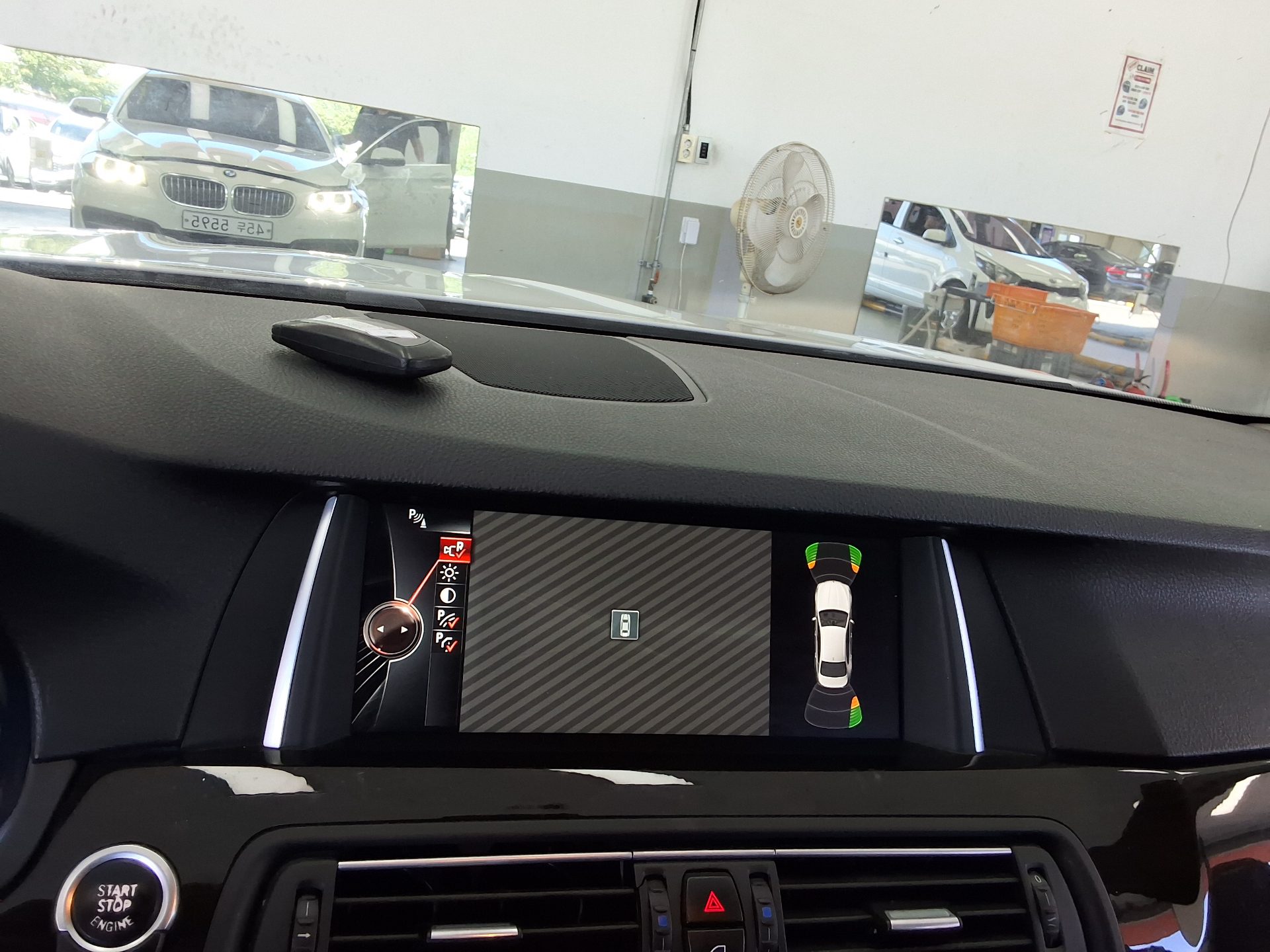 بي إم دبليو 5 Series (6Th Gen) 528I 2015 528i