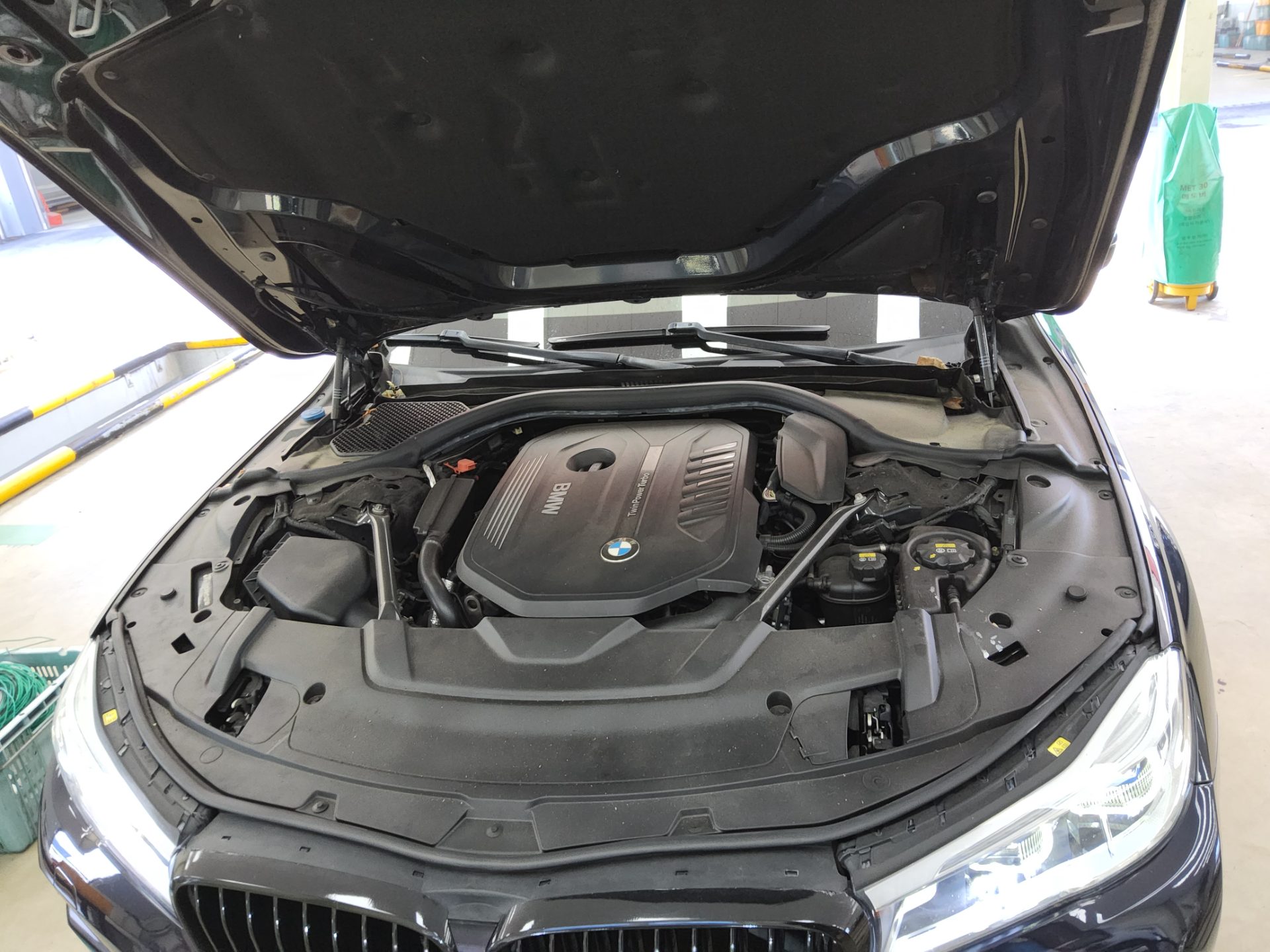 بي إم دبليو 7 Series (6Th Gen) 740Li إكس درايف M Sport Pack 2017 SPORT