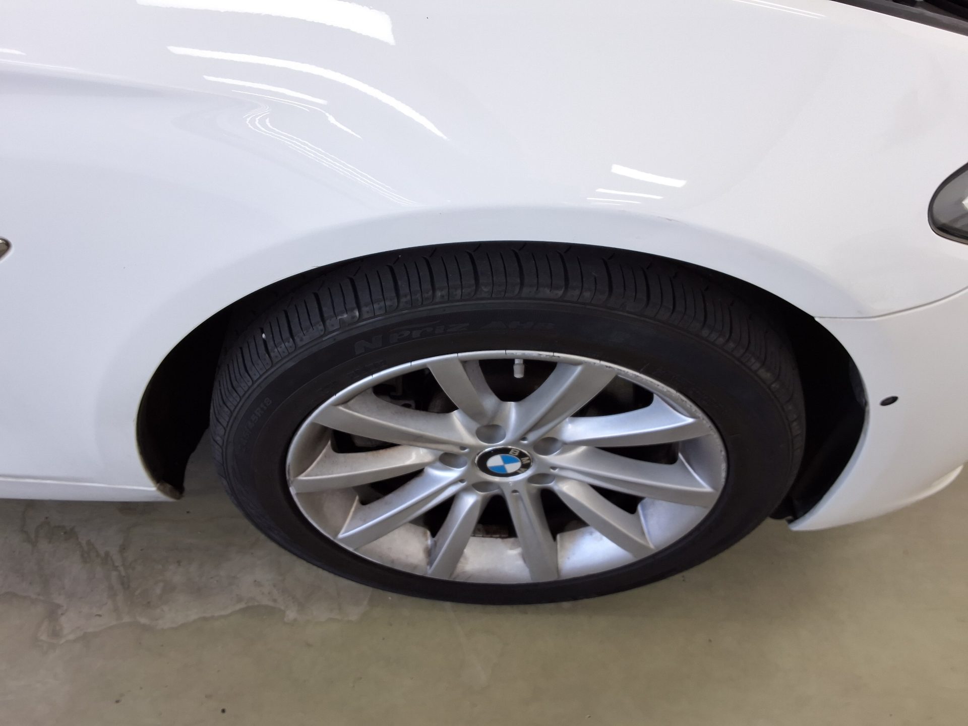 بي إم دبليو 5 Series (6Th Gen) 528I 2015 528i