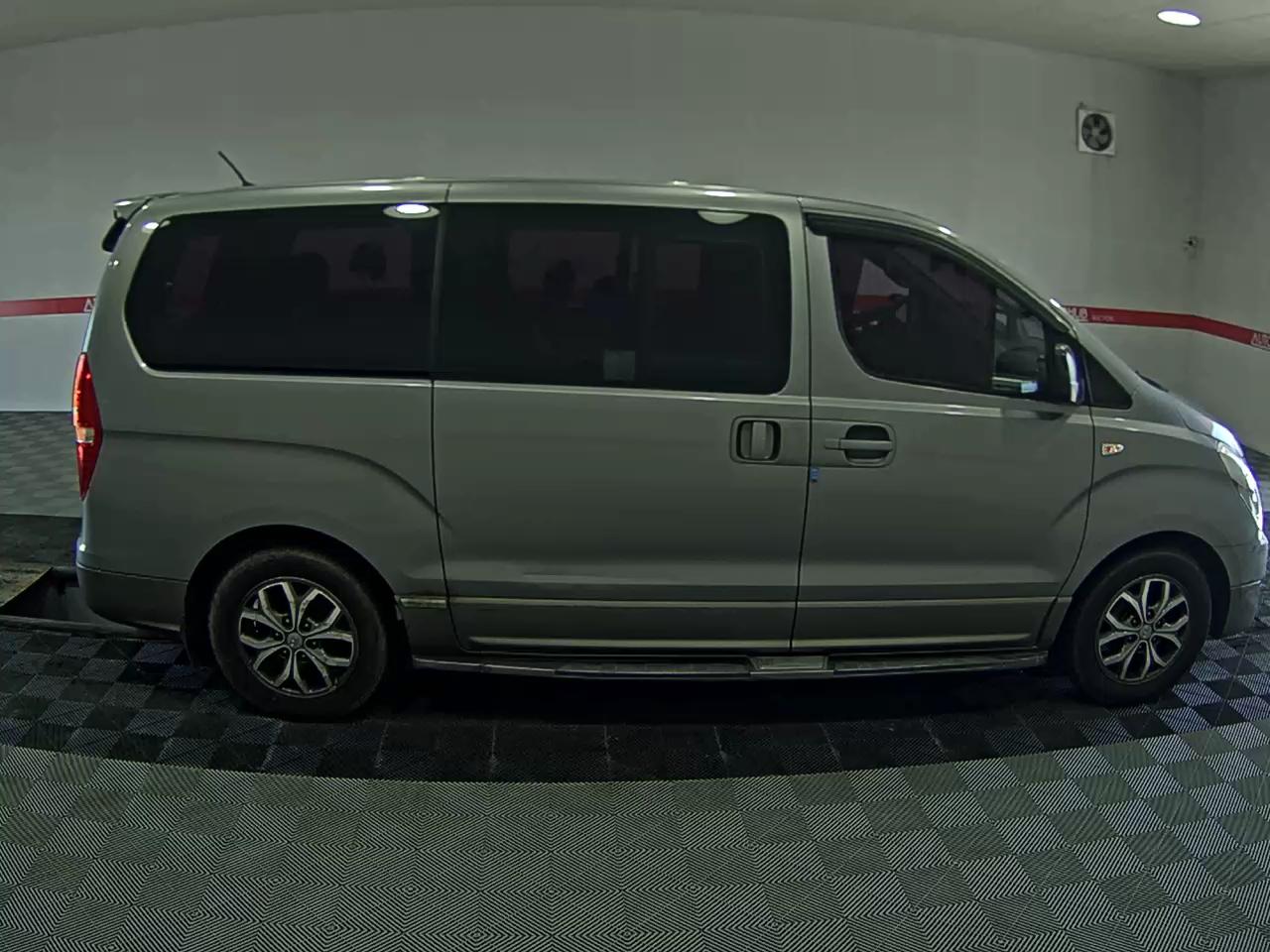 هيونداي جراند ستاركس 12 Seater ديزل مودرن سبيشل 2017 MODERN SPECIAL
