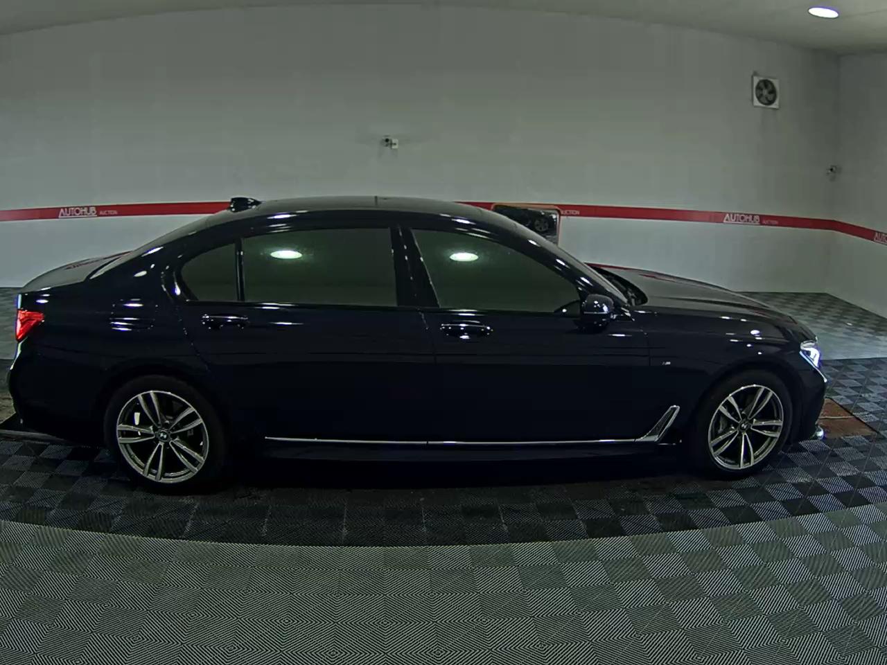 بي إم دبليو 7 Series (6Th Gen) 740Li إكس درايف M Sport Pack 2017 SPORT