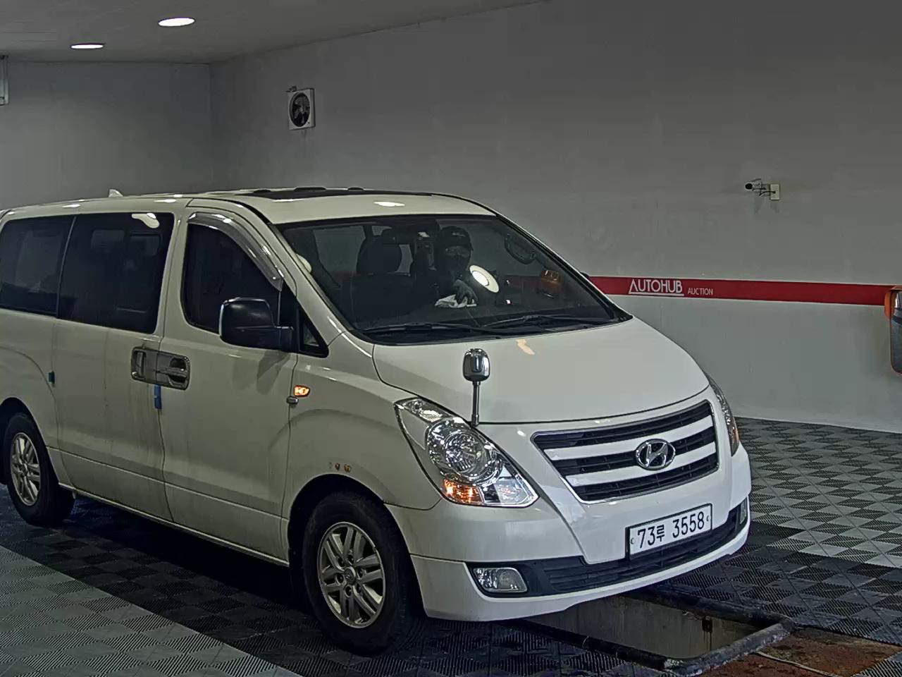 هيونداي جراند ستاركس 12 Seater ديزل مودرن 2017 MODERN