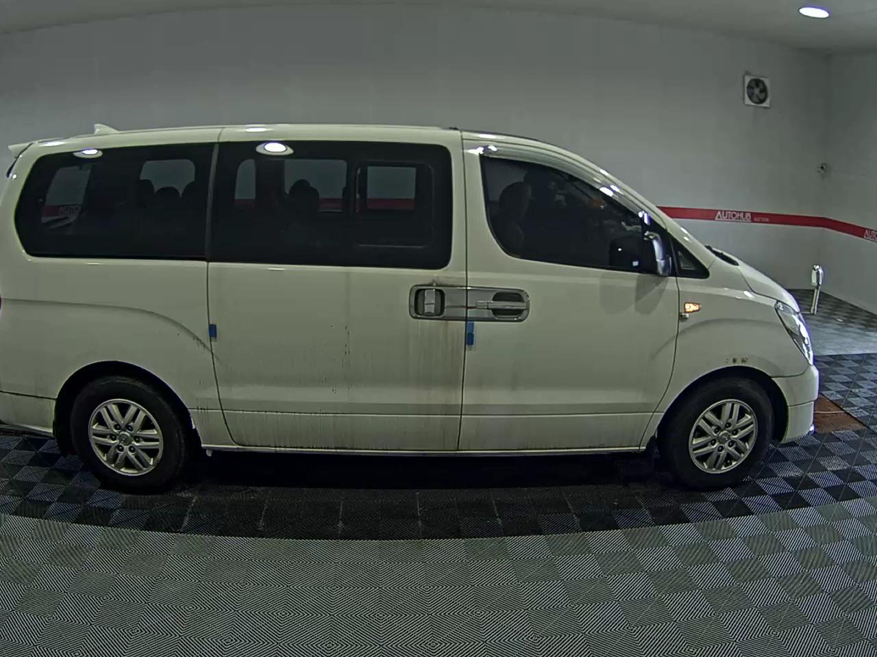 هيونداي جراند ستاركس 12 Seater ديزل مودرن 2017 MODERN