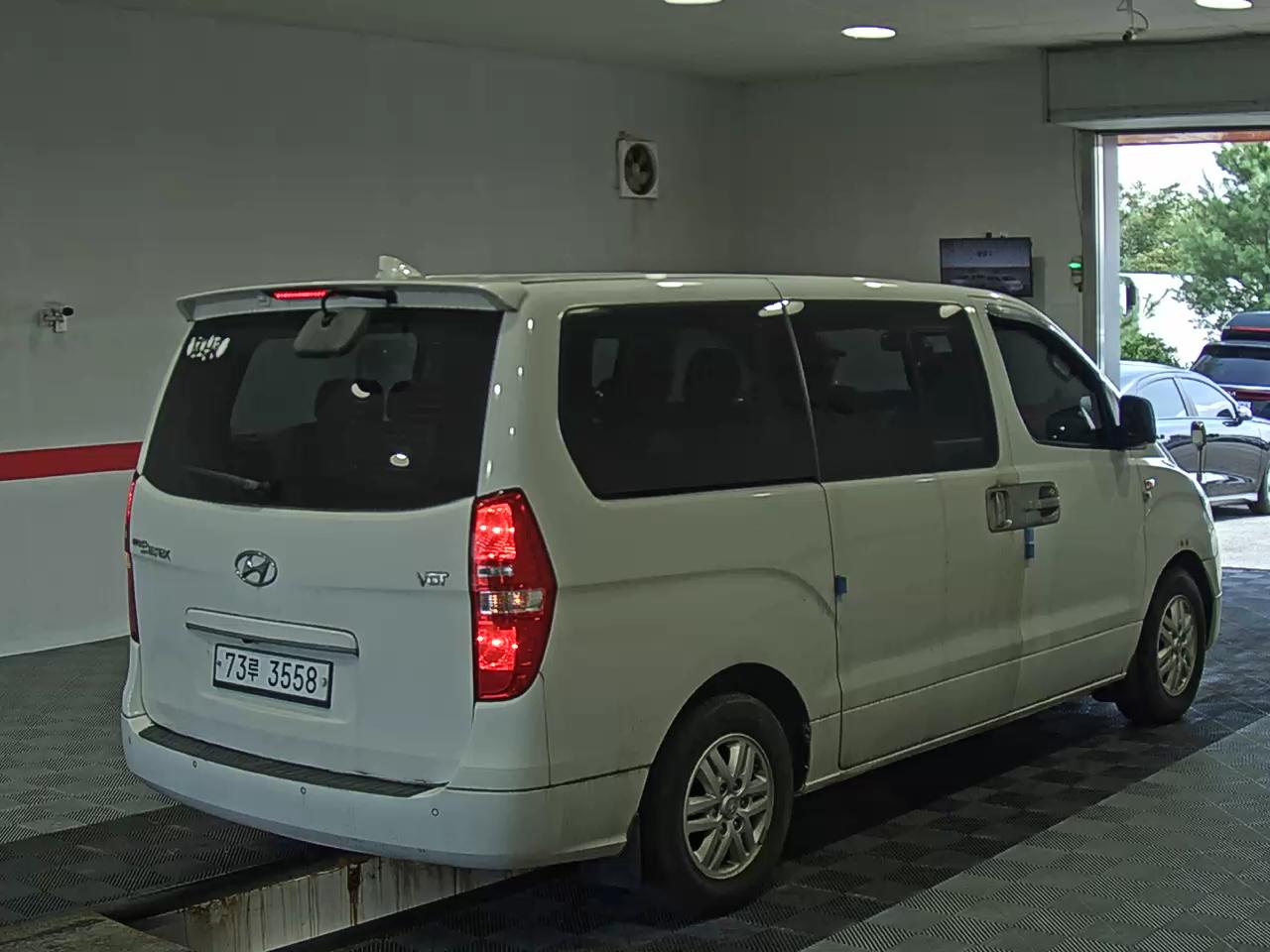 هيونداي جراند ستاركس 12 Seater ديزل مودرن 2017 MODERN